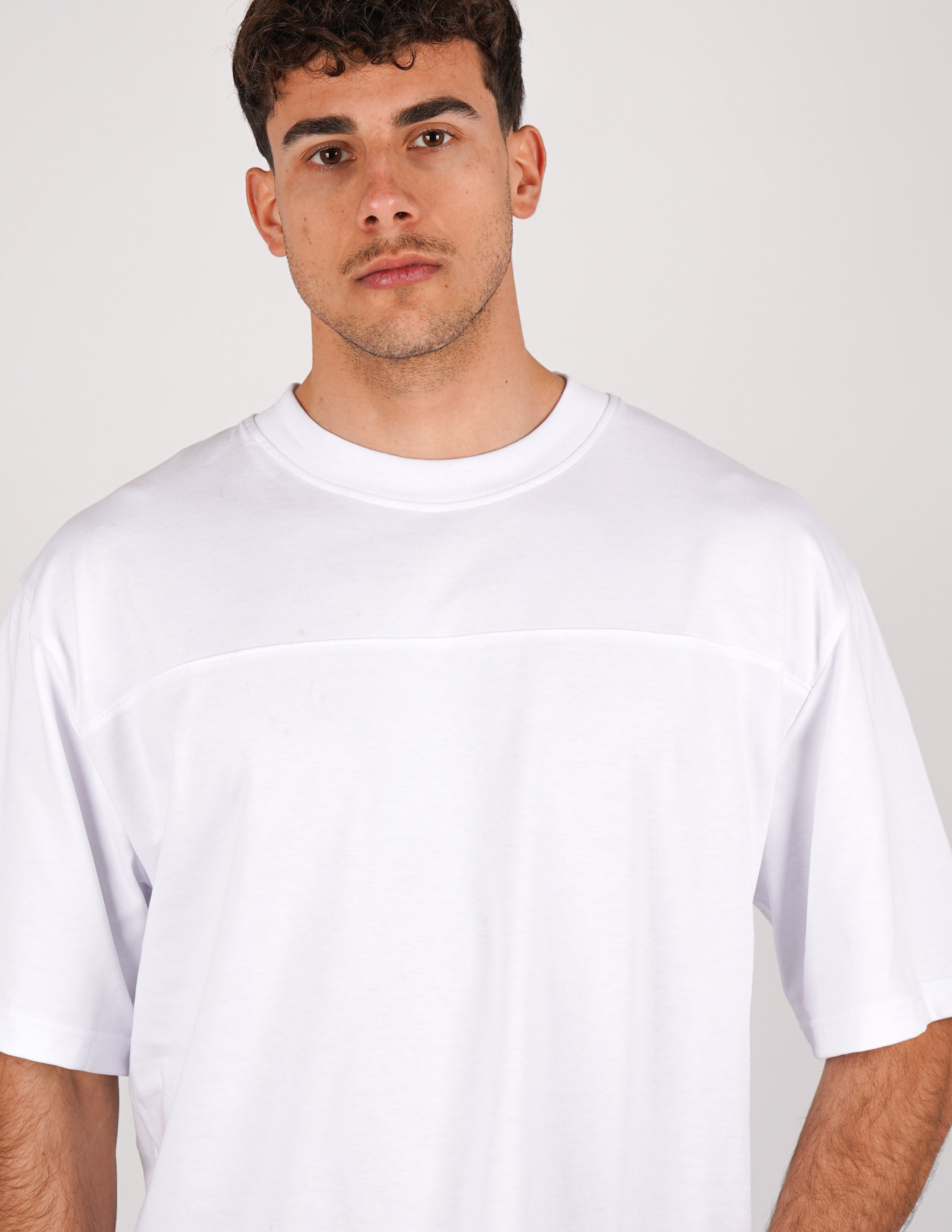 T-SHIRT LOGO "SAINT" CON PICCOLA STAMPA