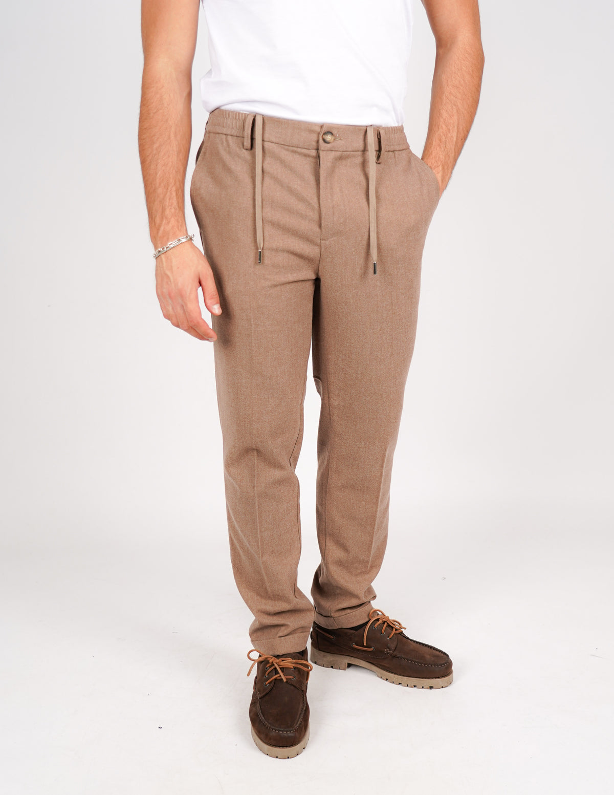 pantalone jogger sartoriale
