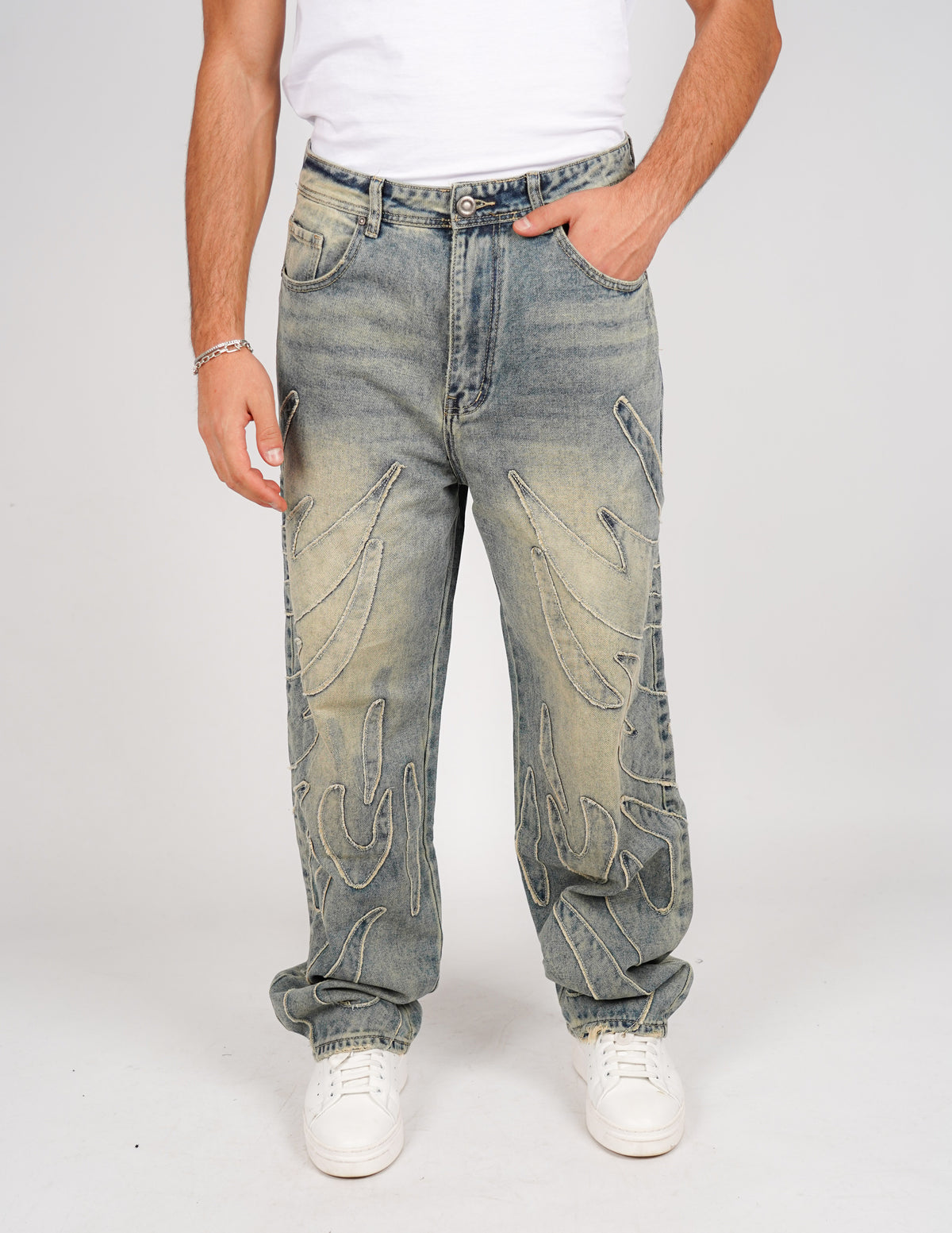 jeans con ricami baggy