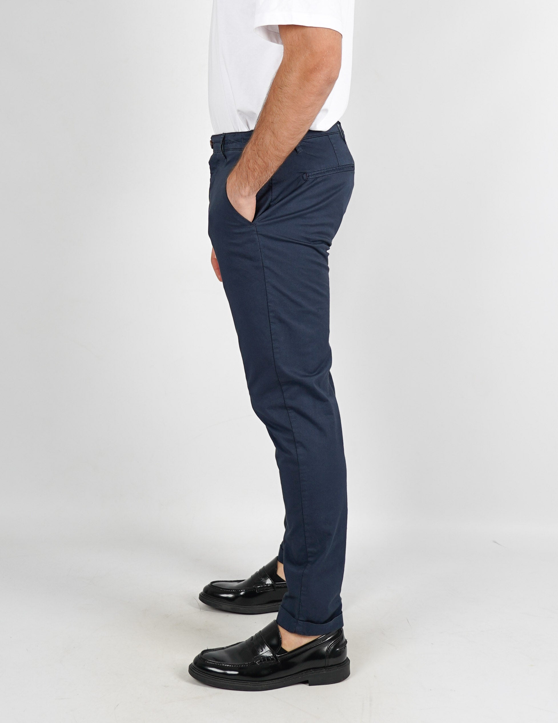 PANTALONE BASIC IN COTONE SLIM FIT