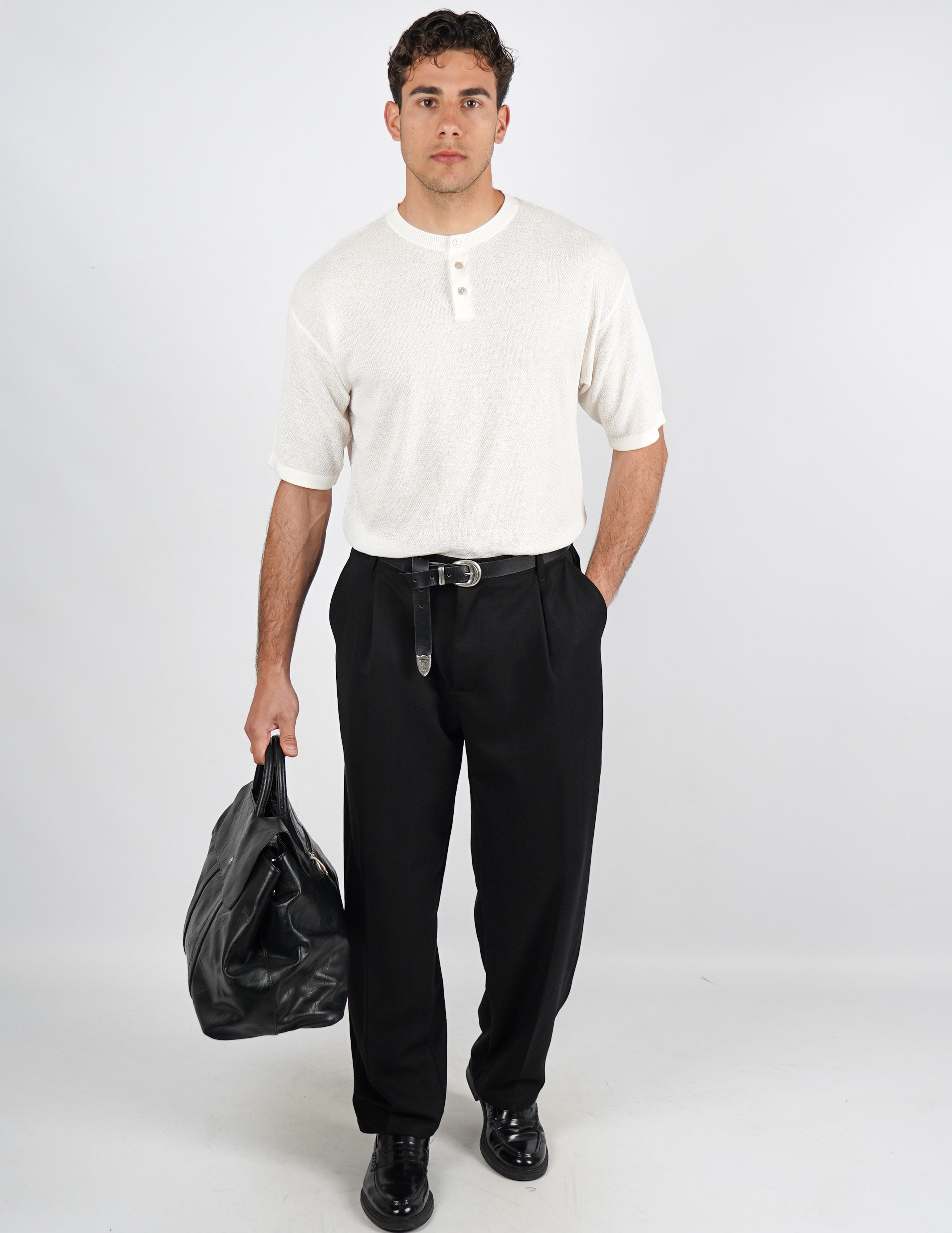 t-shirt in maglia con bottoni
