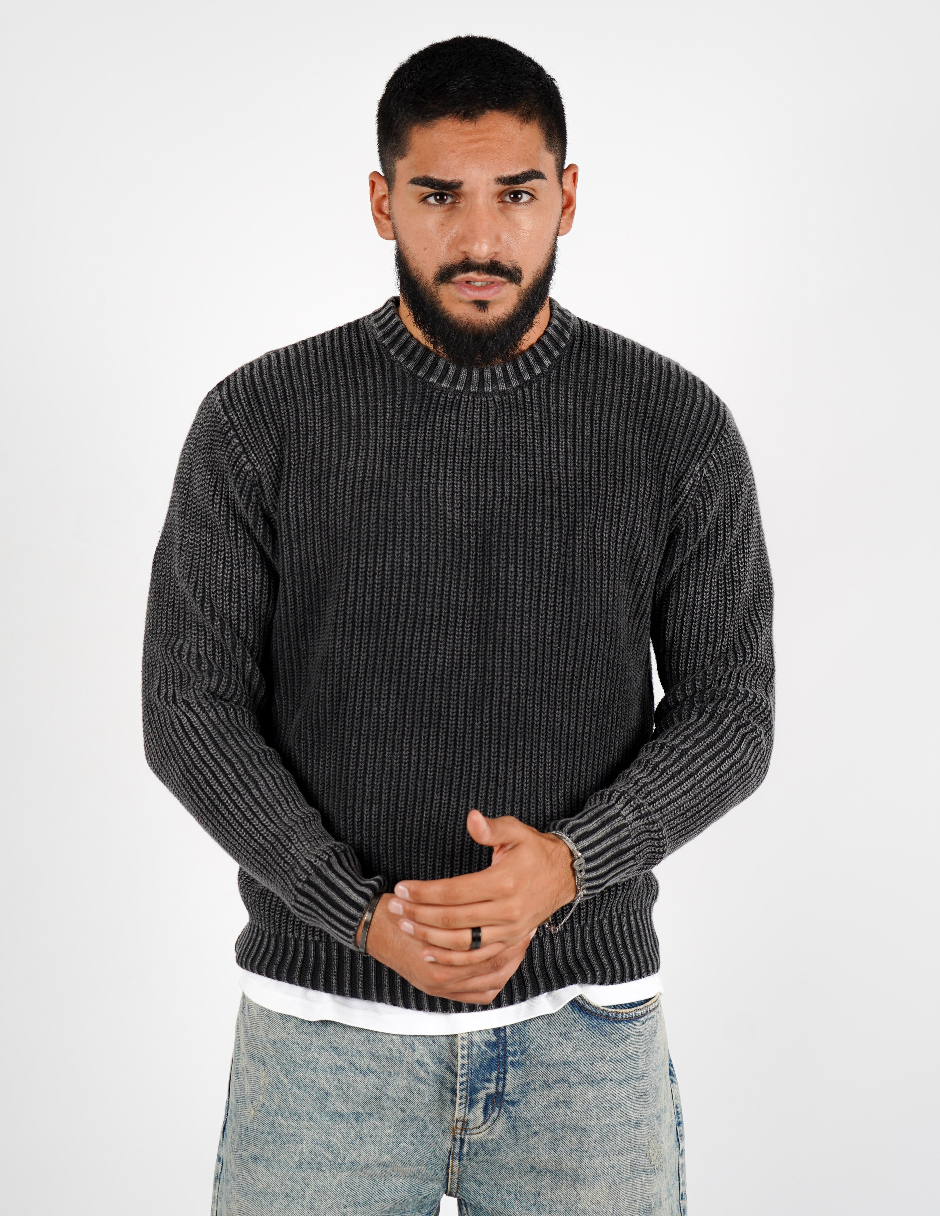 Maglione slavato girocollo