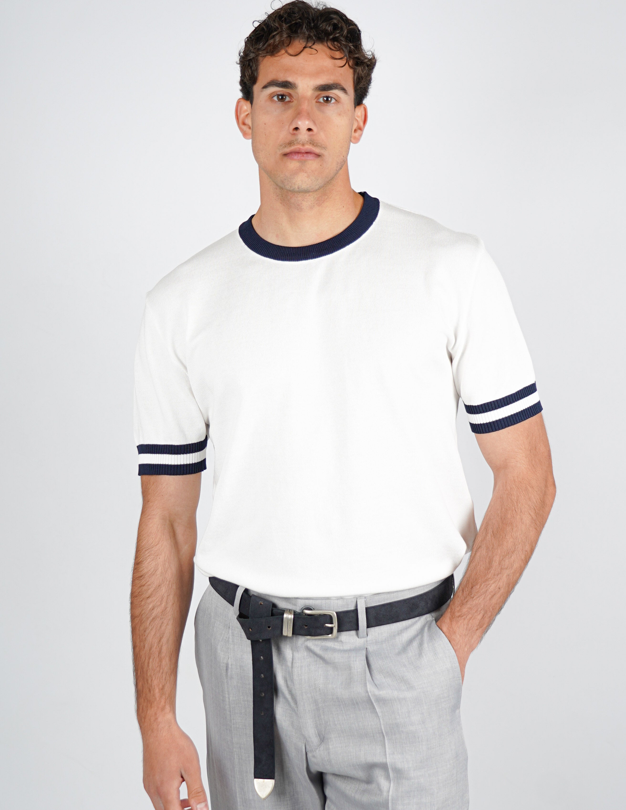 T-shirt in maglia con profilo