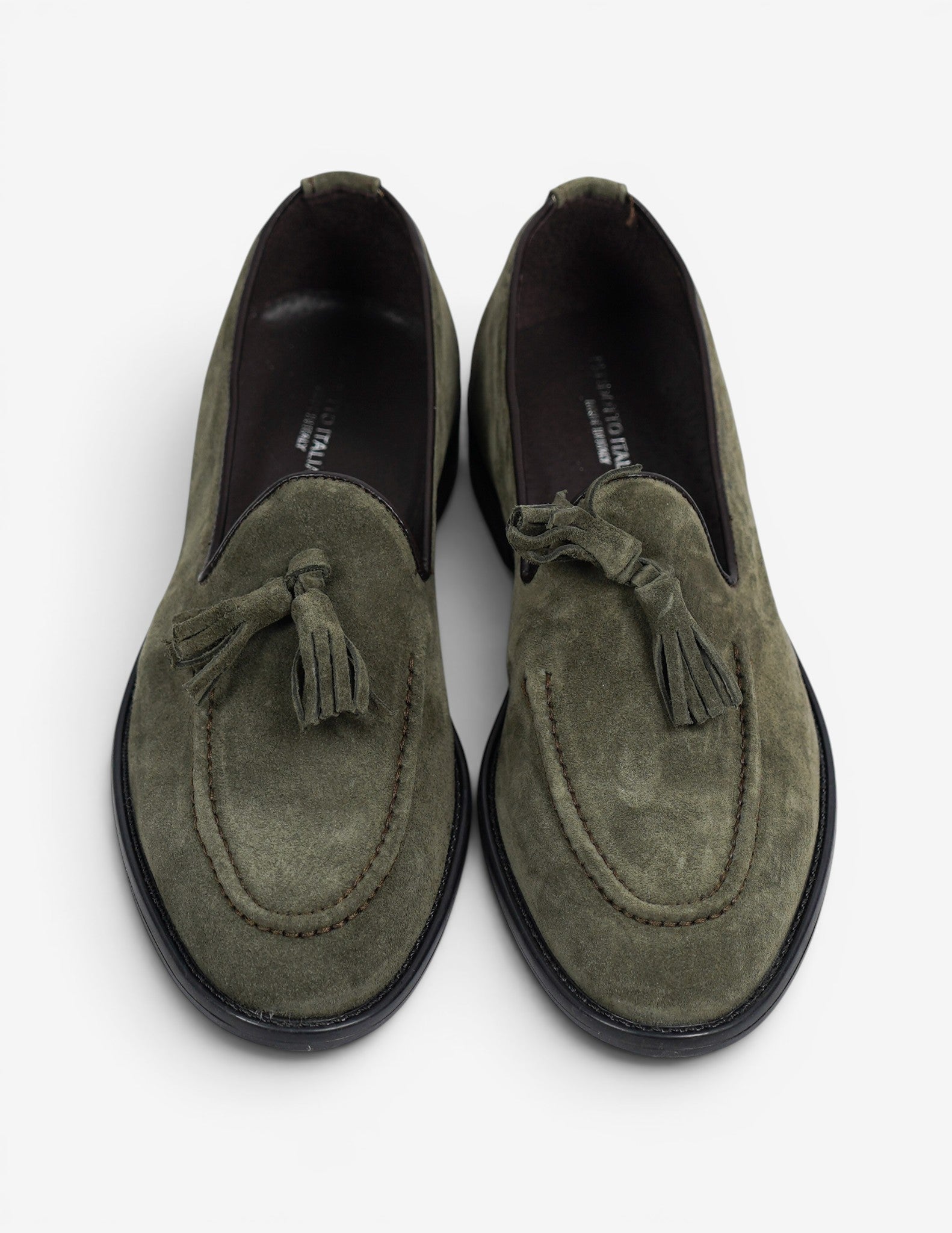 mocassino in camoscio con nappine