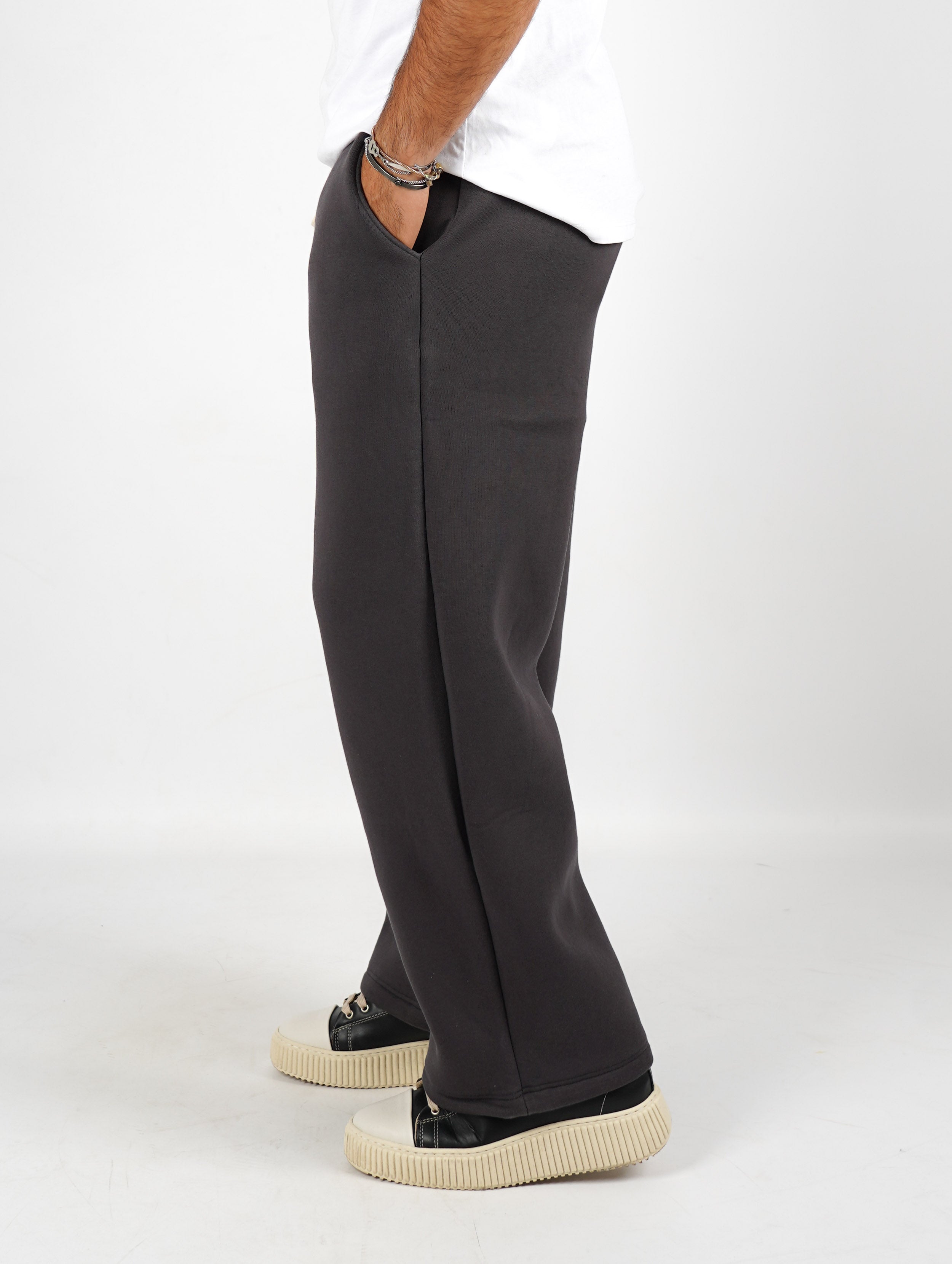 Pantalone in tuta fondo largo