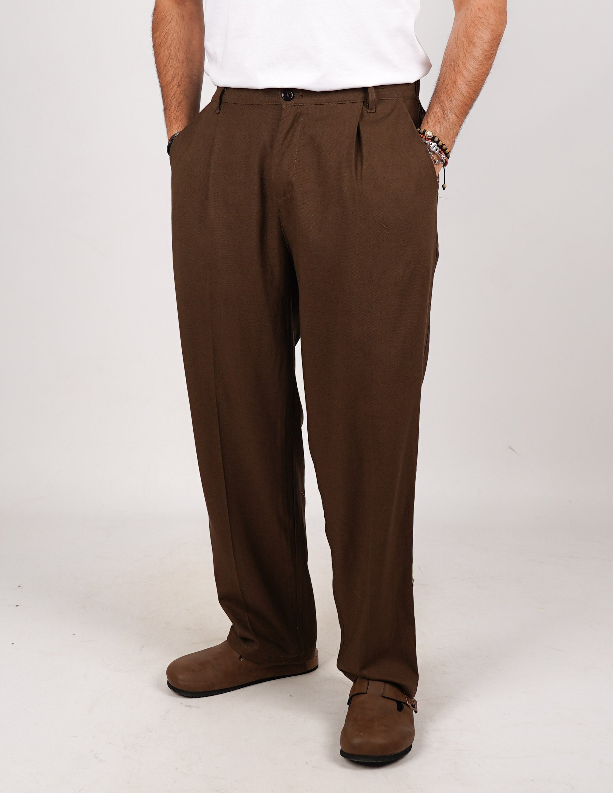 pantalone comodo con pence in lino