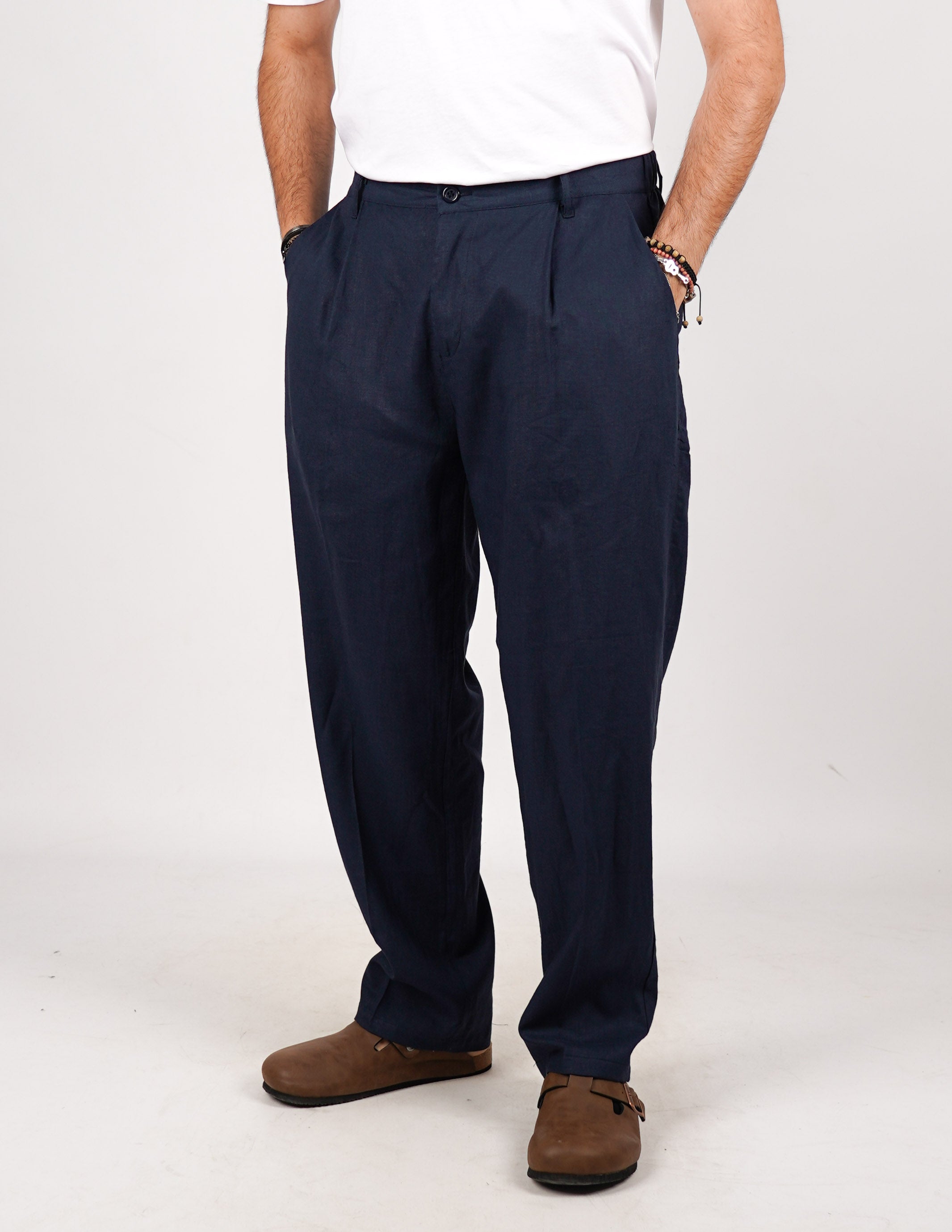 pantalone comodo con pence in lino