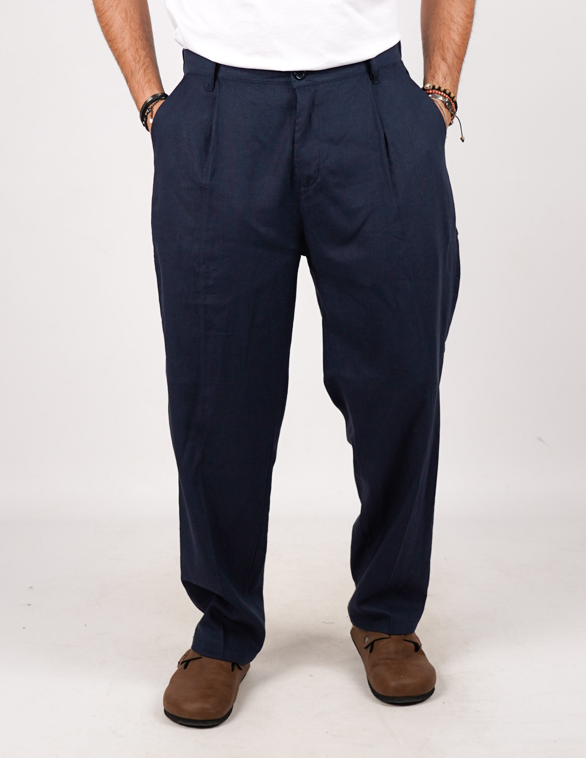 pantalone comodo con pence in lino