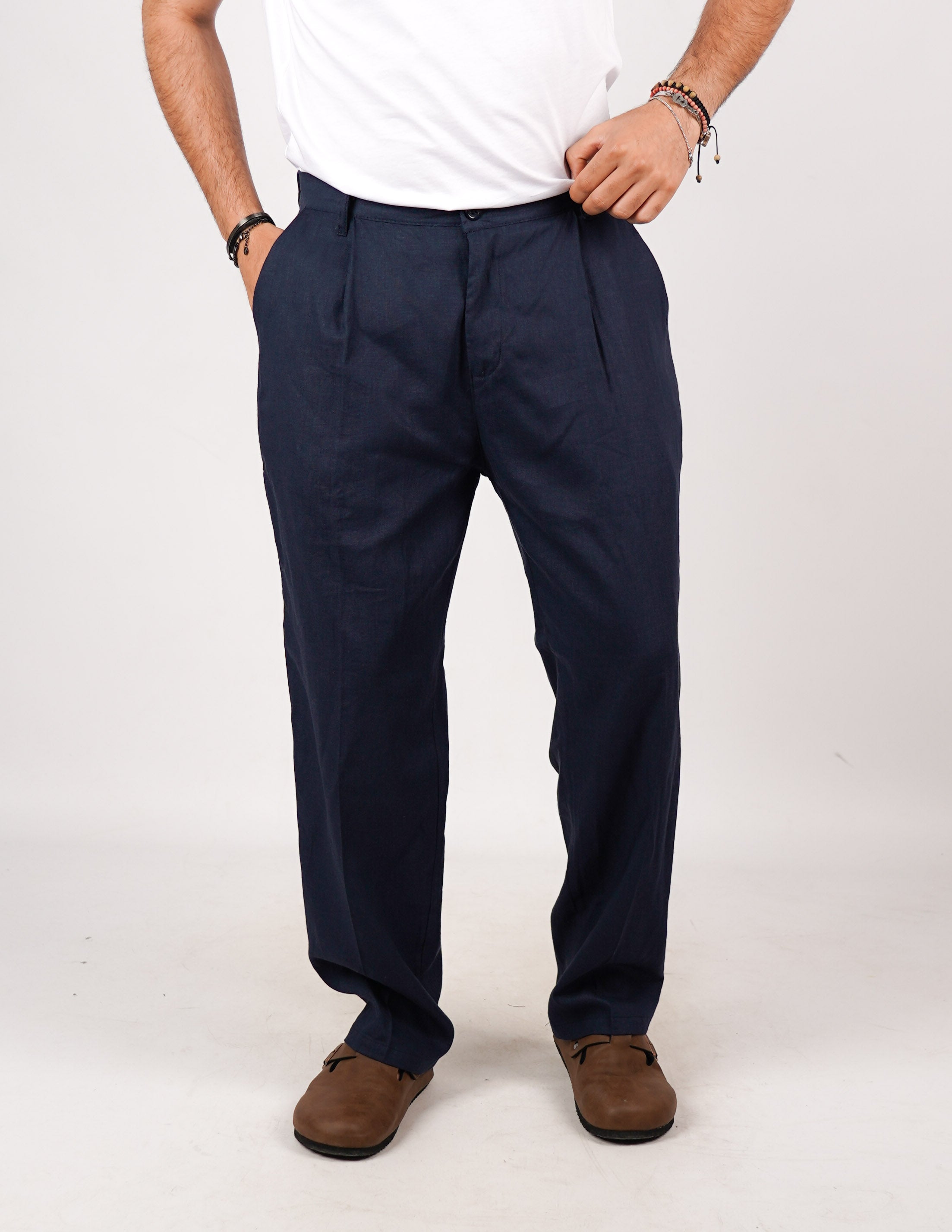 pantalone comodo con pence in lino