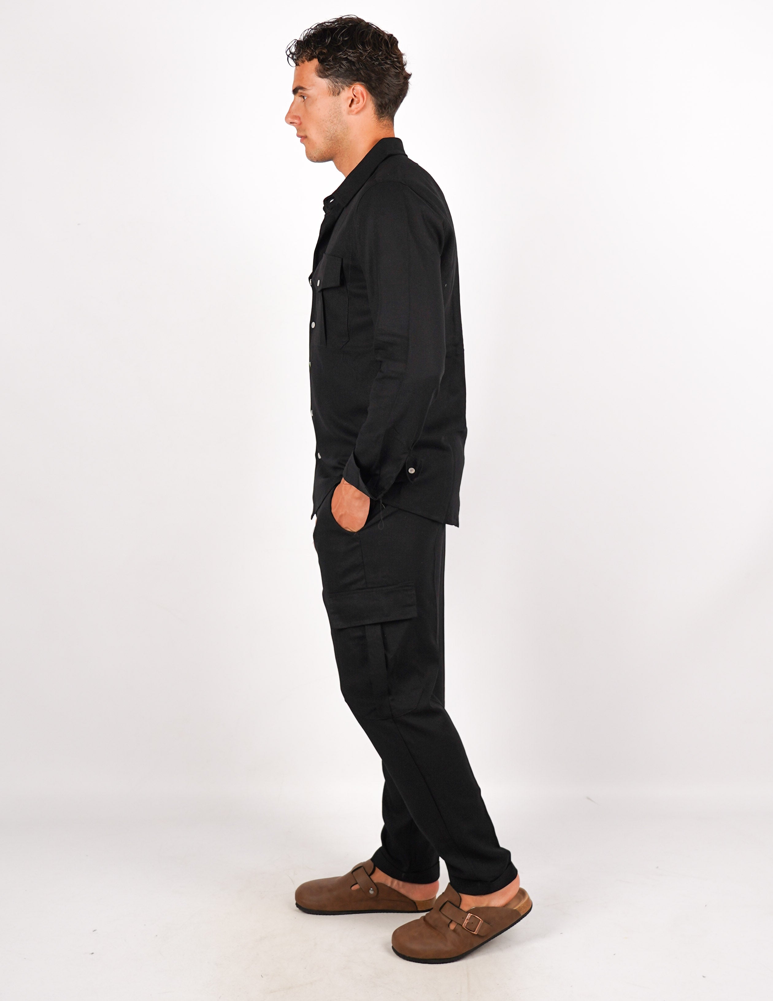 COORDINATO SLIM IN LINO CON TASCA