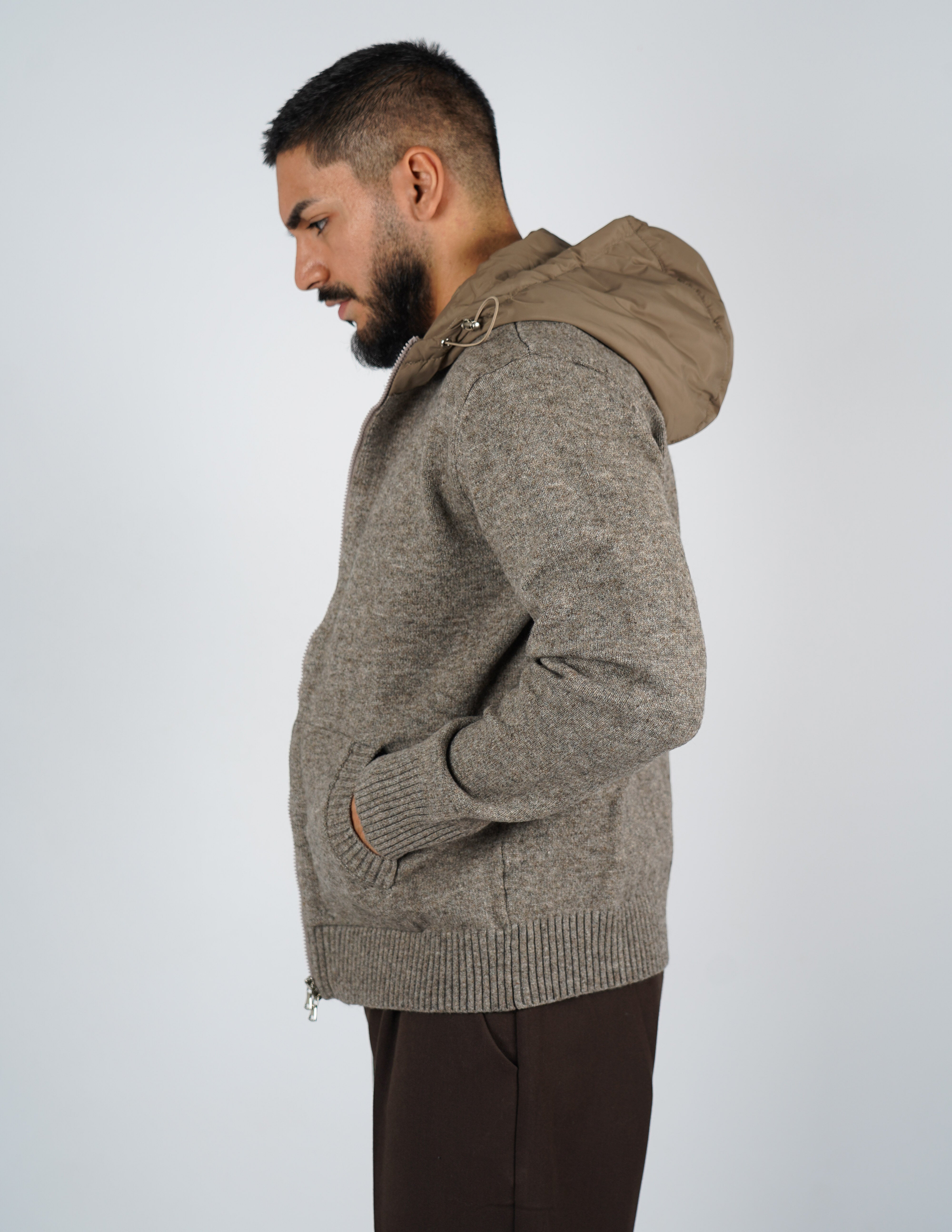 Cardigan con cappuccio tecnico