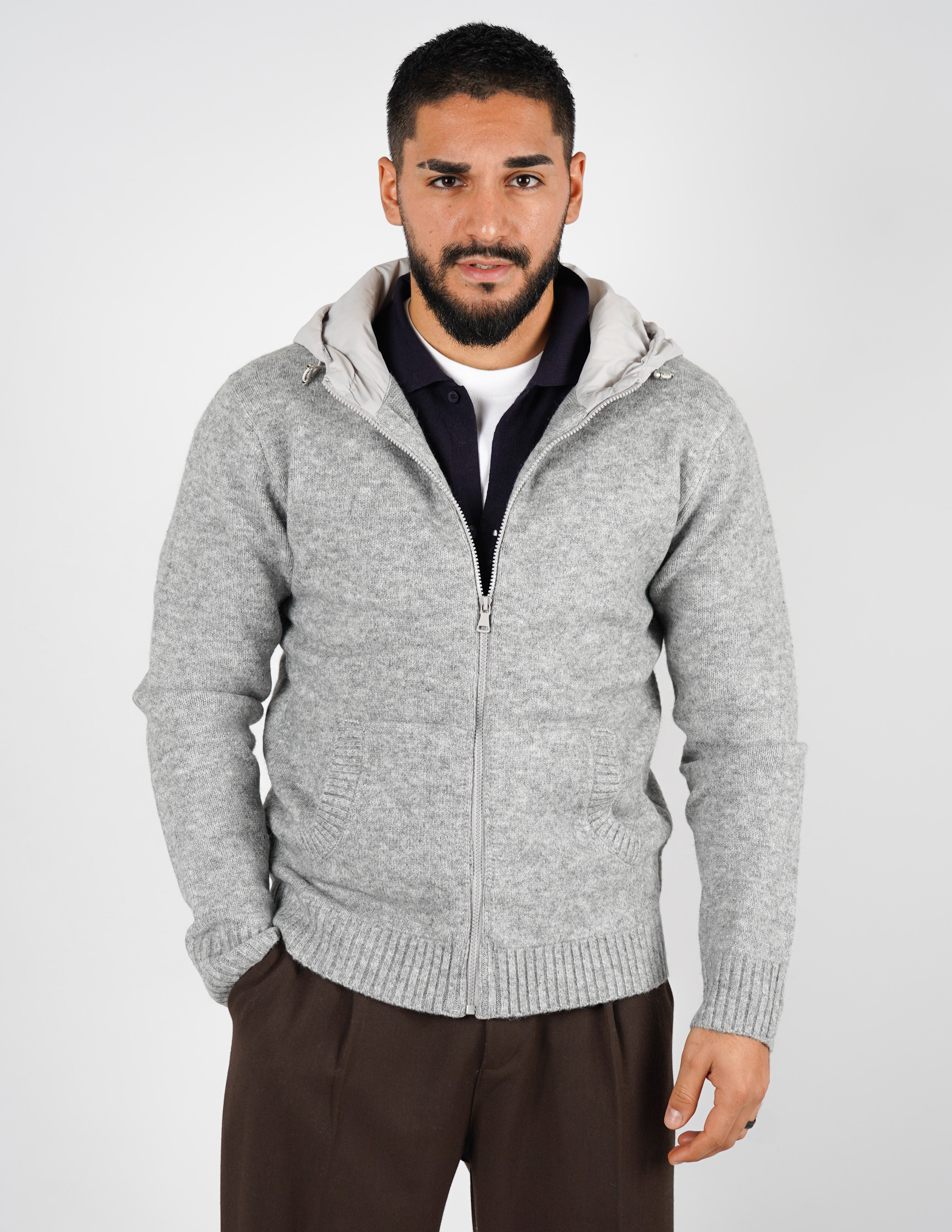 Cardigan  con cappuccio tecnico