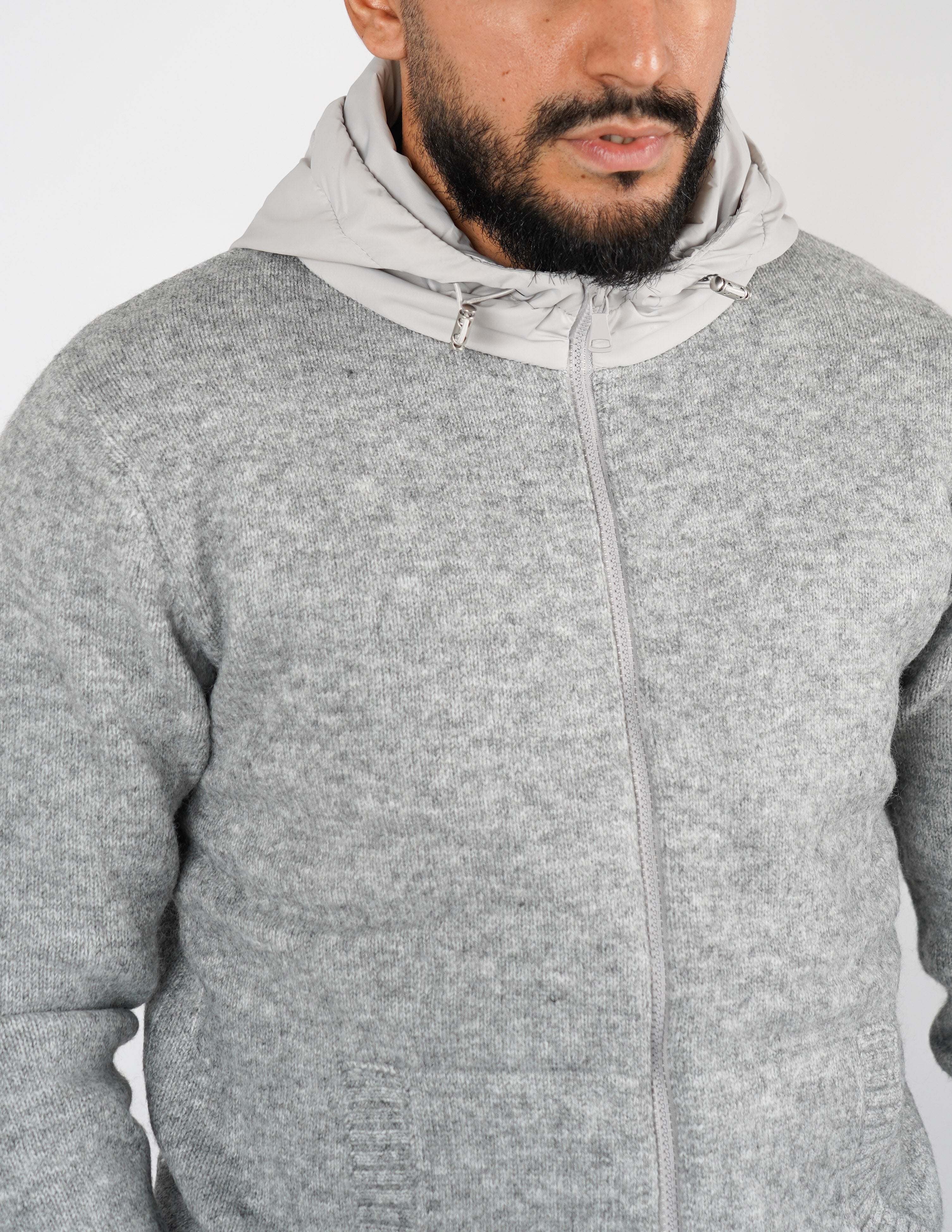 Cardigan  con cappuccio tecnico