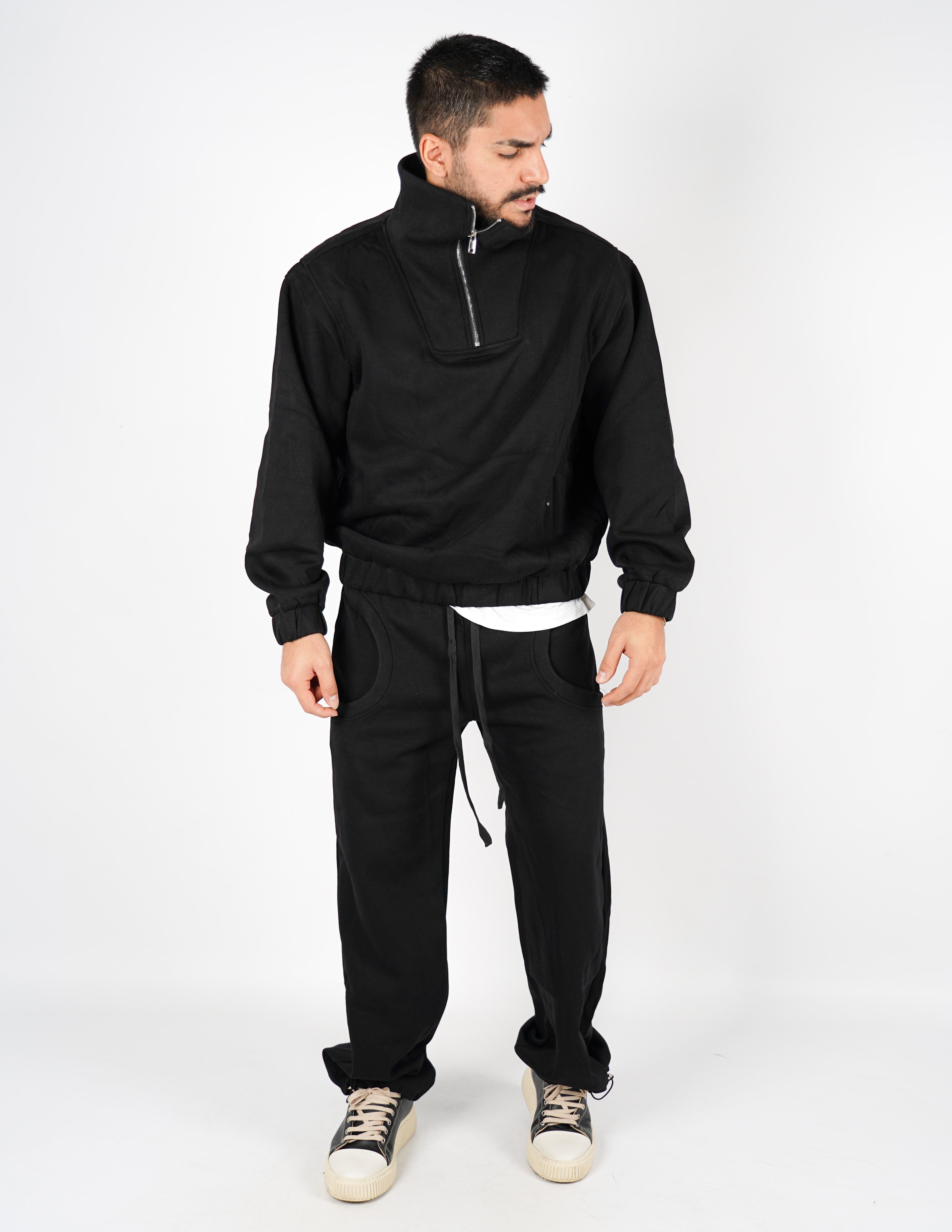 TUTA CON FELPA CROP E PANTALONE CON STRINGENTI