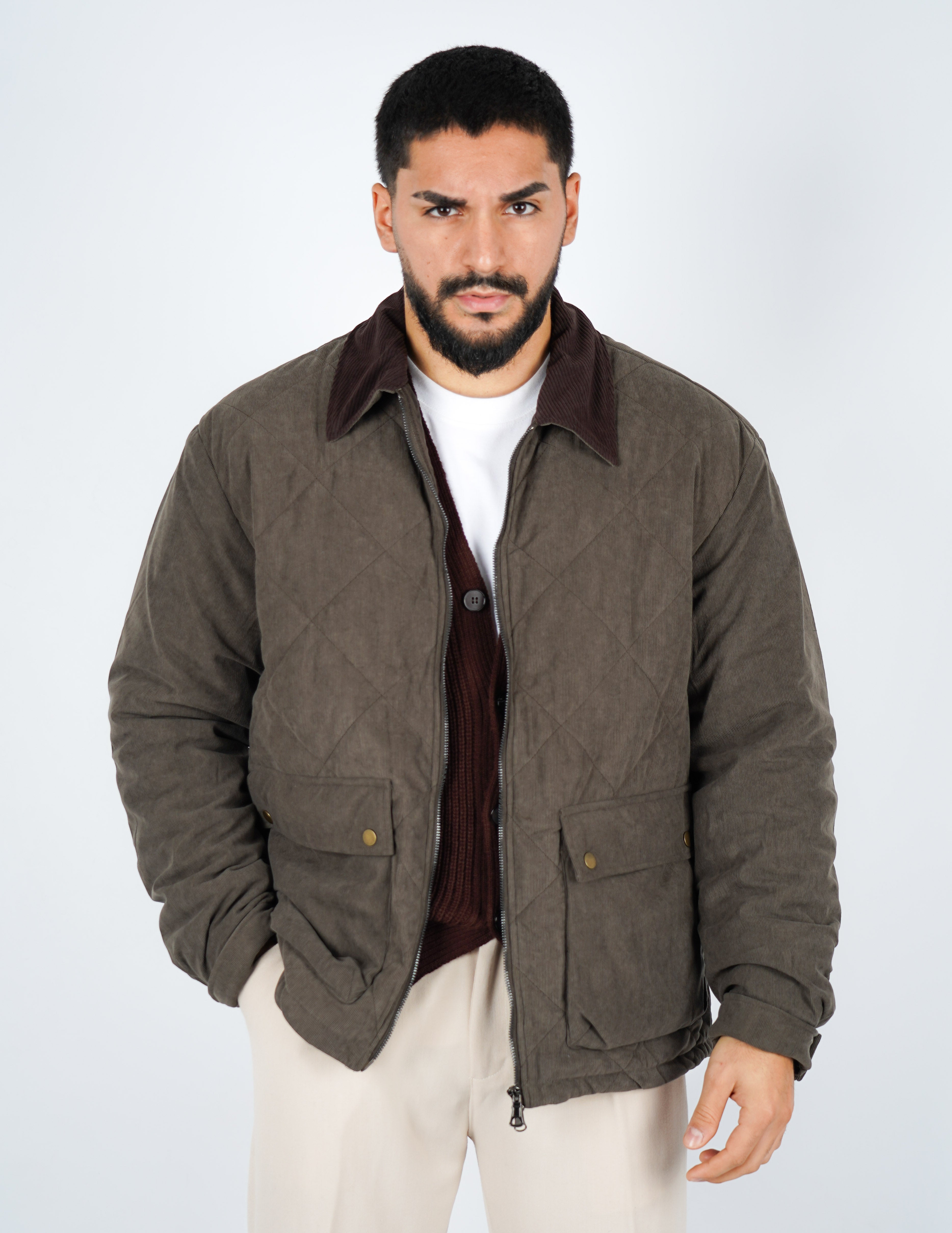 Giubbino in velluto con collo marrone