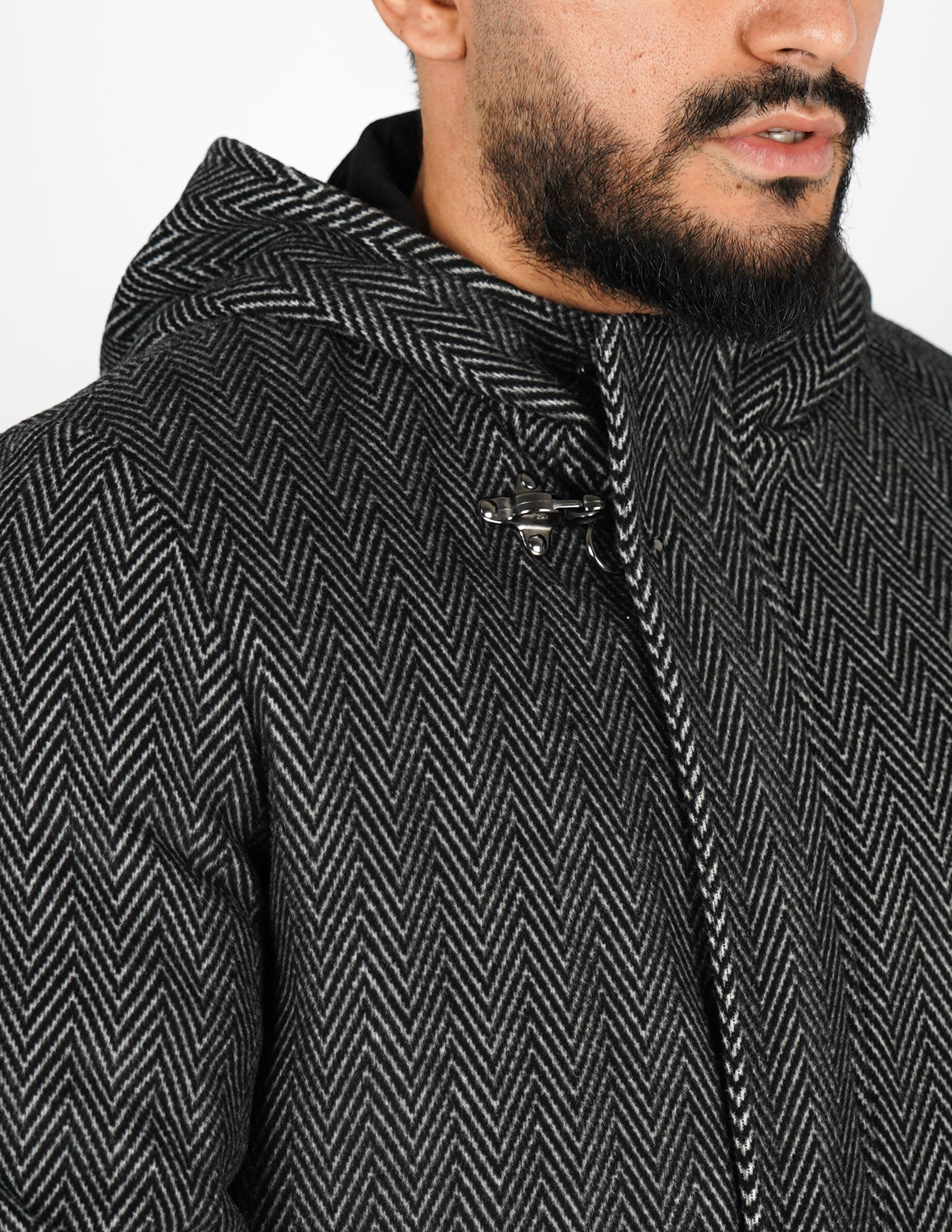 Cappotto uomo con cappuccio spigato