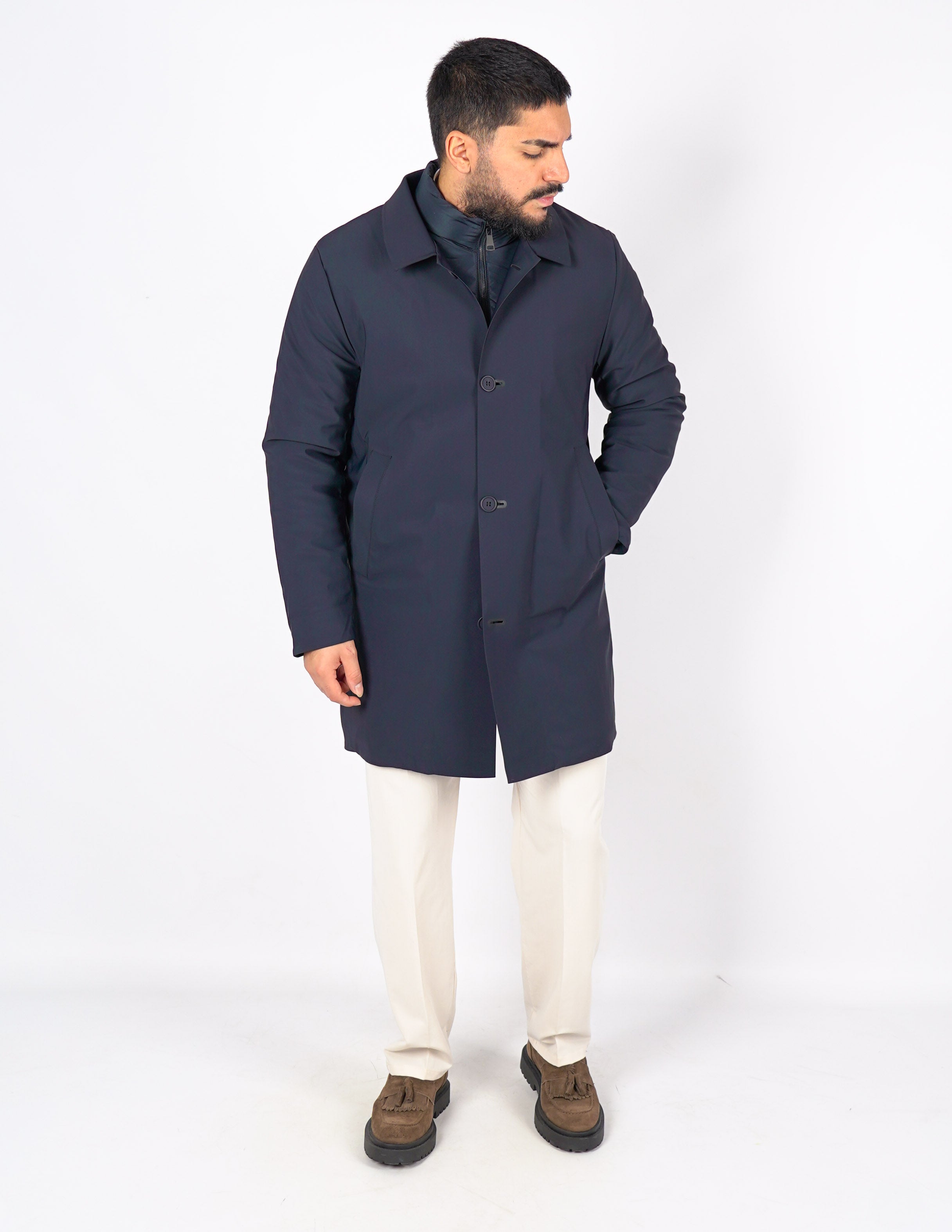 TRENCH CON PETTORINA SU TESSUTO IMPERMEABILE