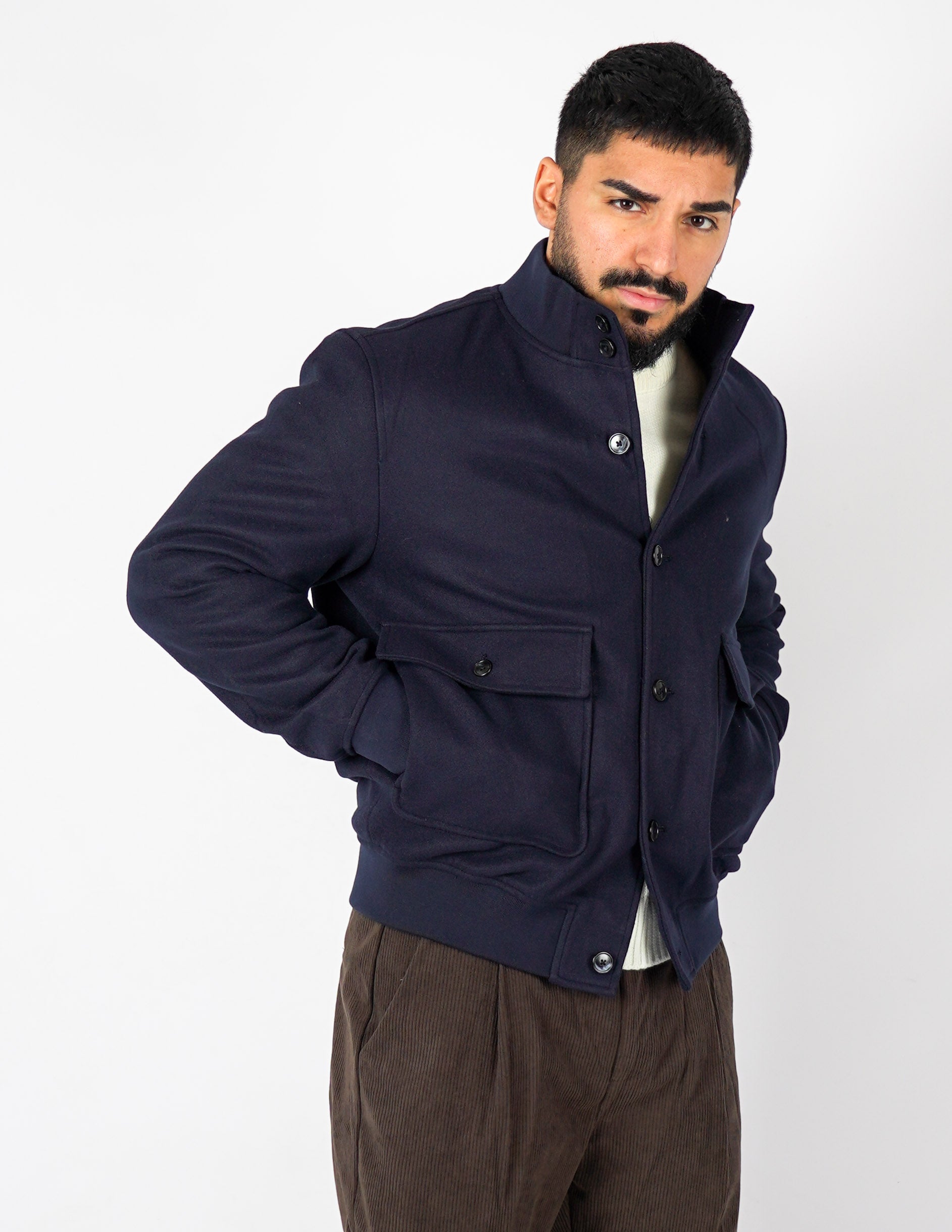 Cappotto con collo e bottoni