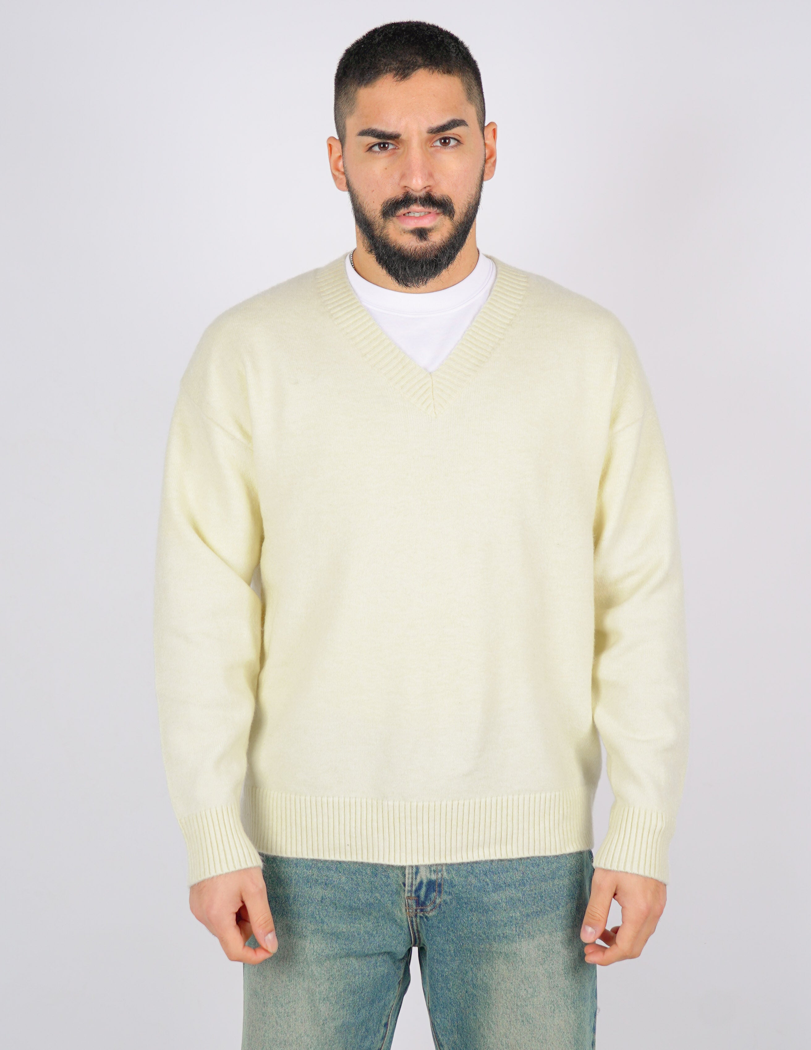 MAGLIA CON SCOLLO A V IN MISTO LANA