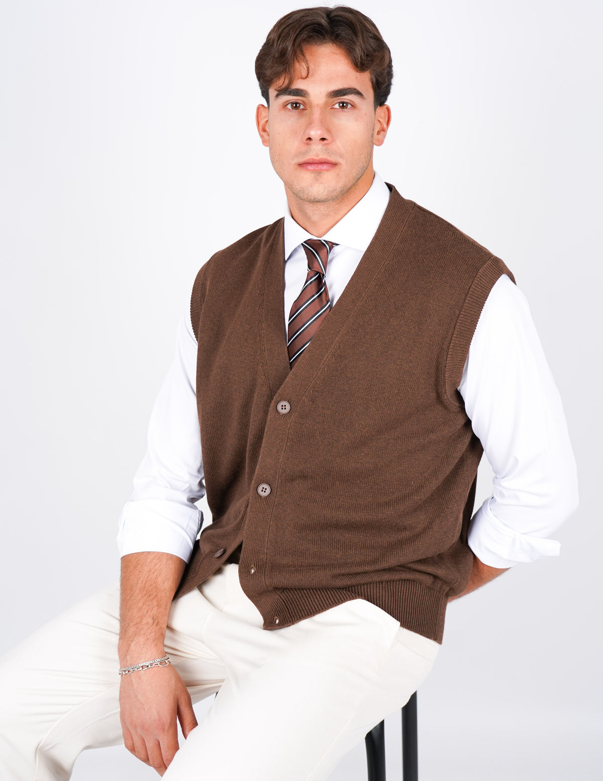 MAGLIA SMANICATA IN COTONE CON BOTTONI