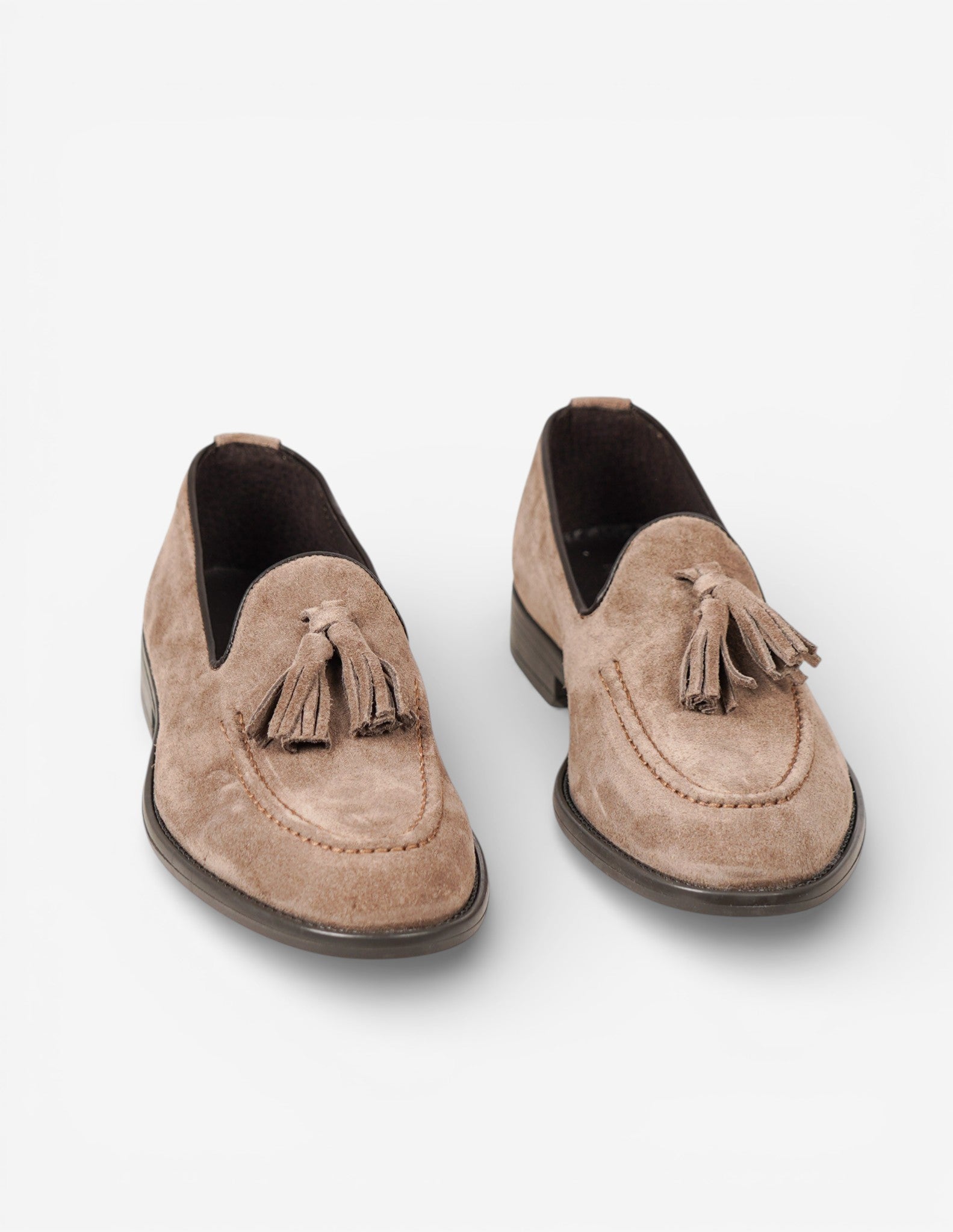 mocassino in camoscio con nappine
