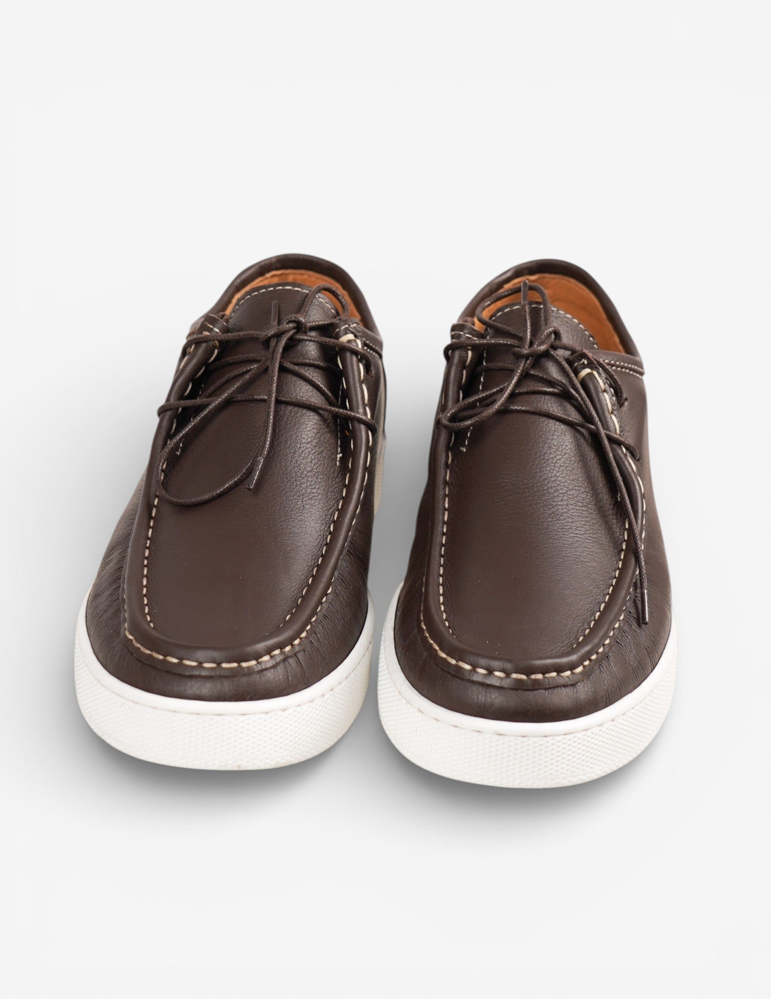 scarpa allacciata fondo gomma