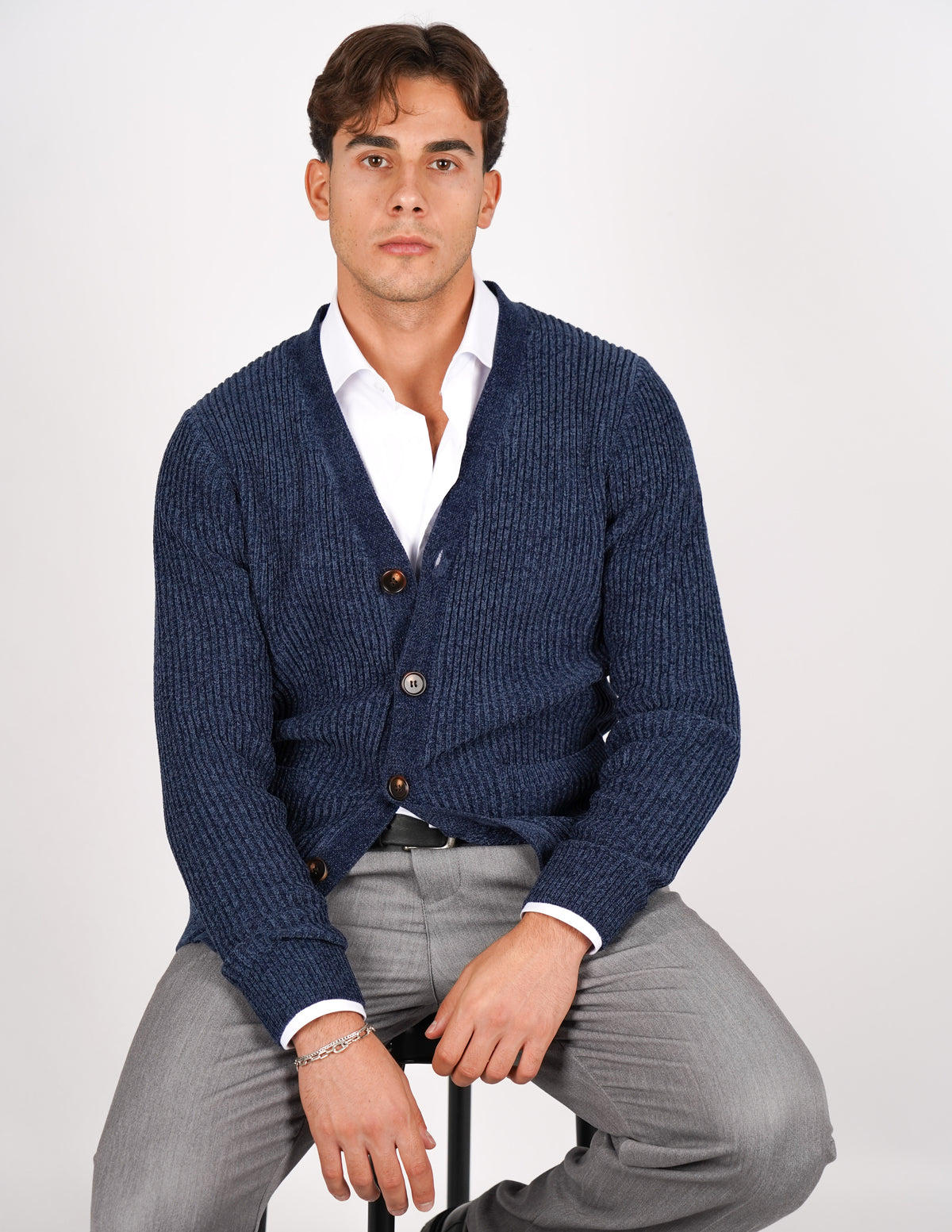 CARDIGAN IN CINIGLIA CON TASCHE