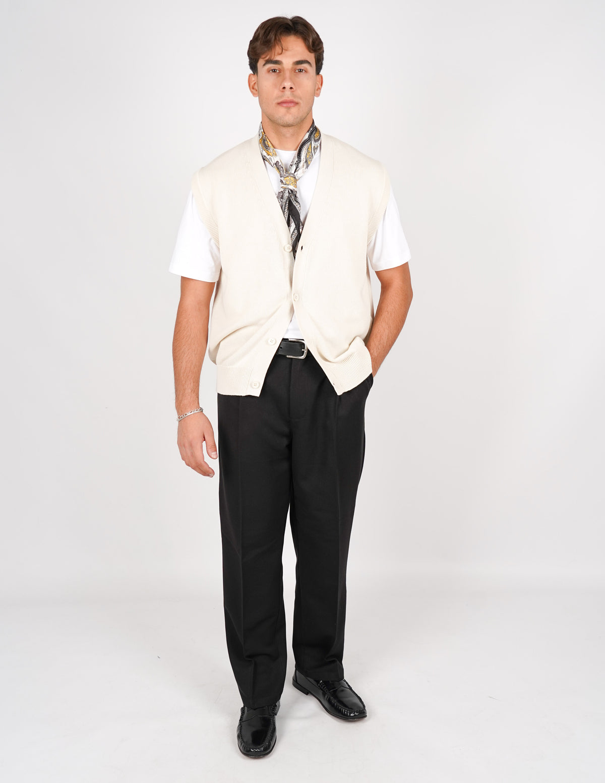 MAGLIA SMANICATA IN COTONE CON BOTTONI