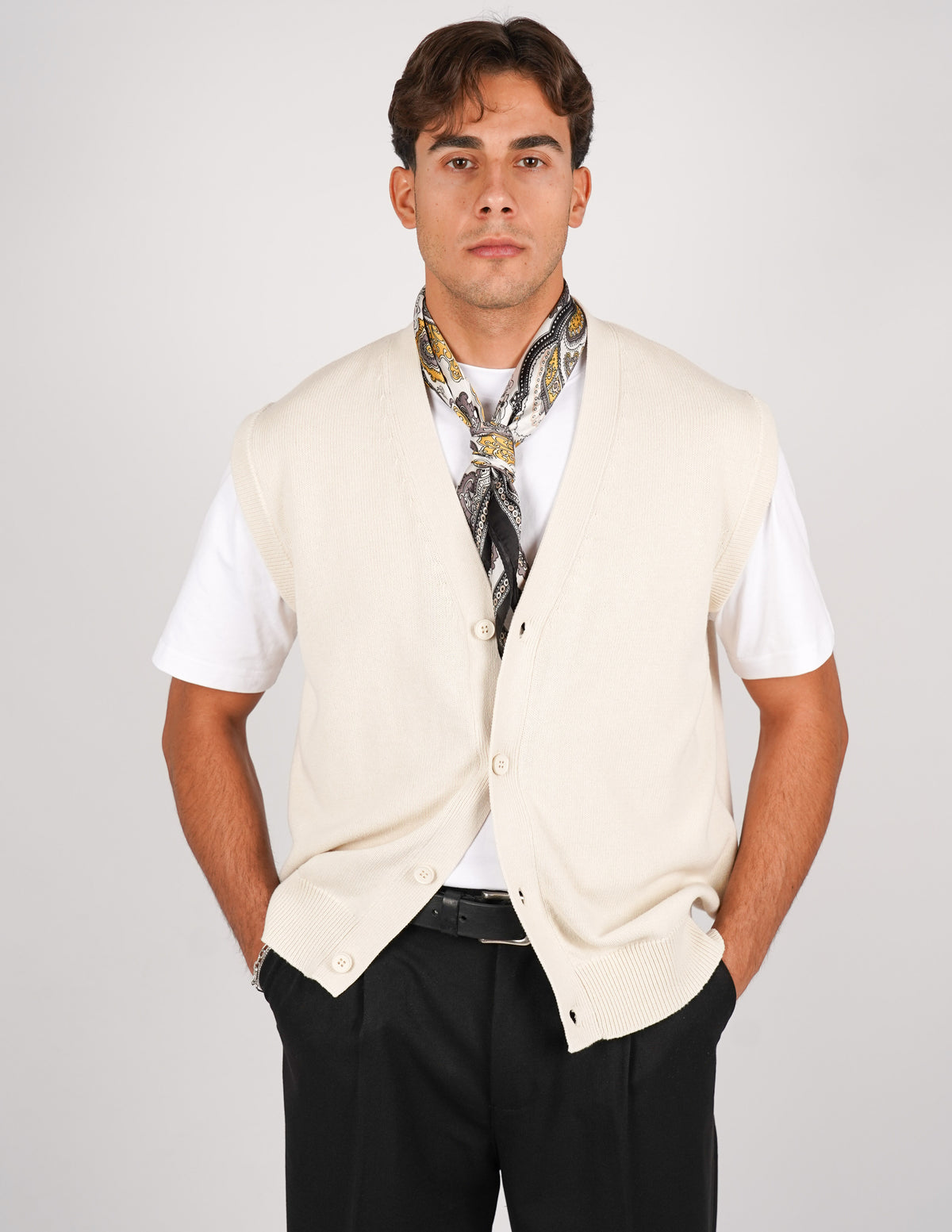 MAGLIA SMANICATA IN COTONE CON BOTTONI