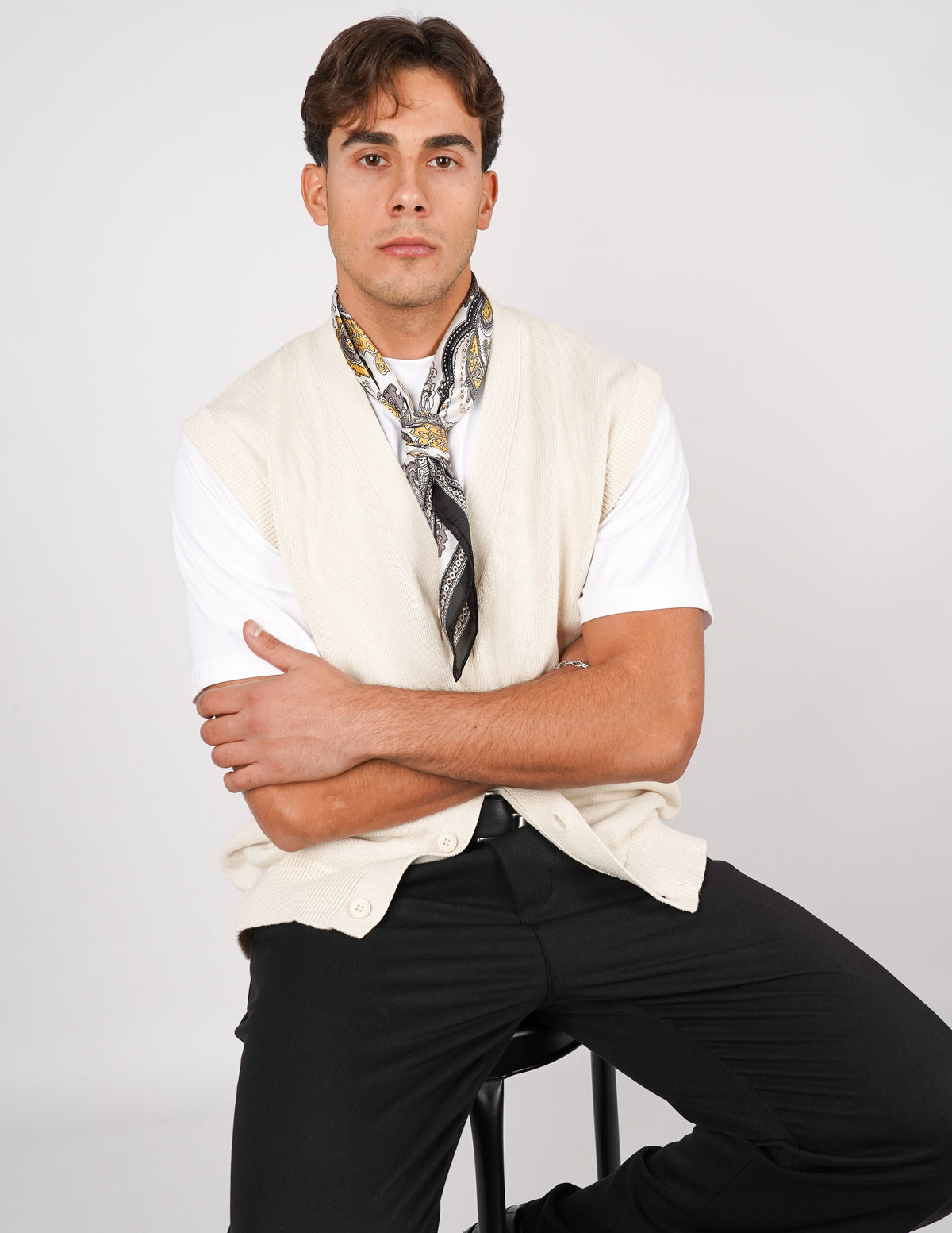 MAGLIA SMANICATA IN COTONE CON BOTTONI