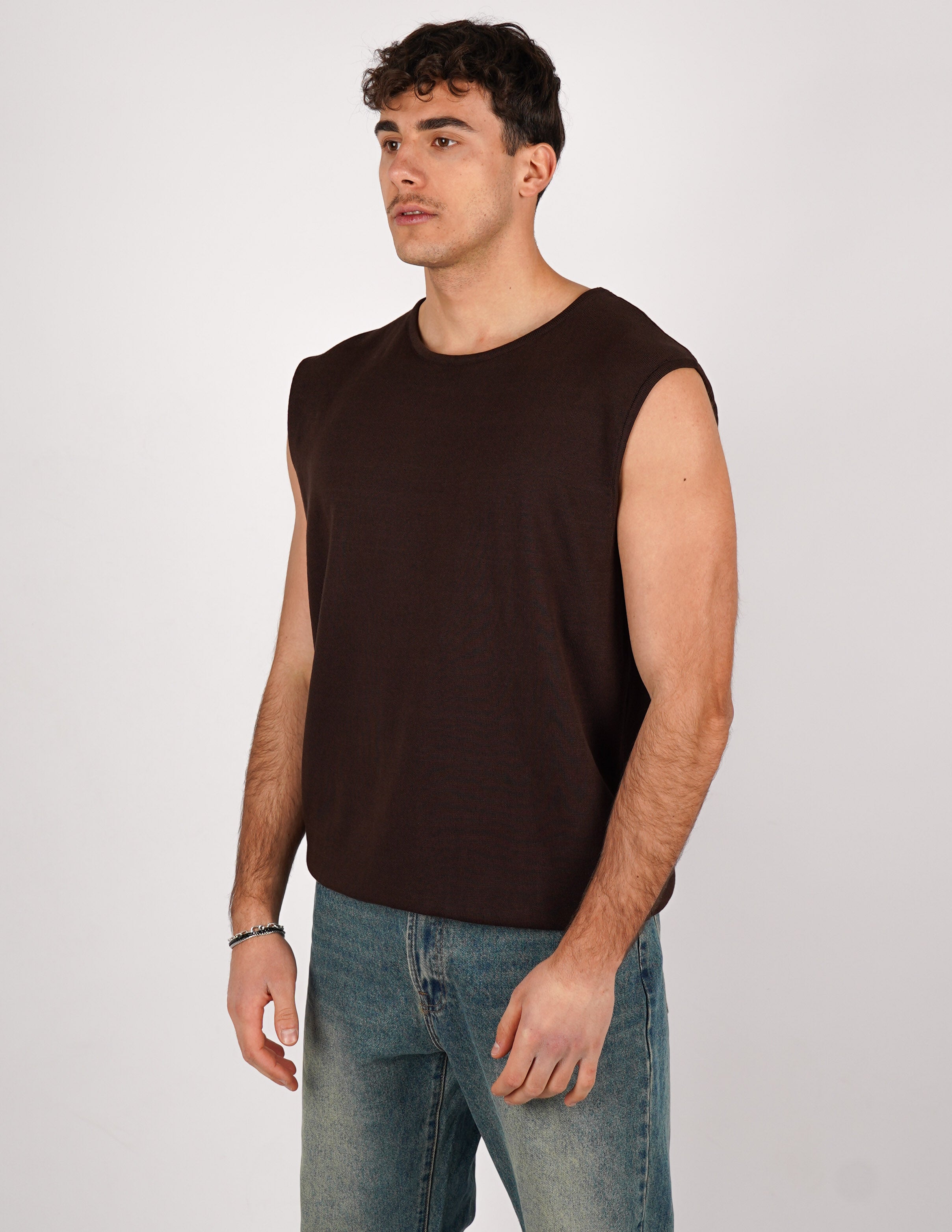maglia smanicata in filo
