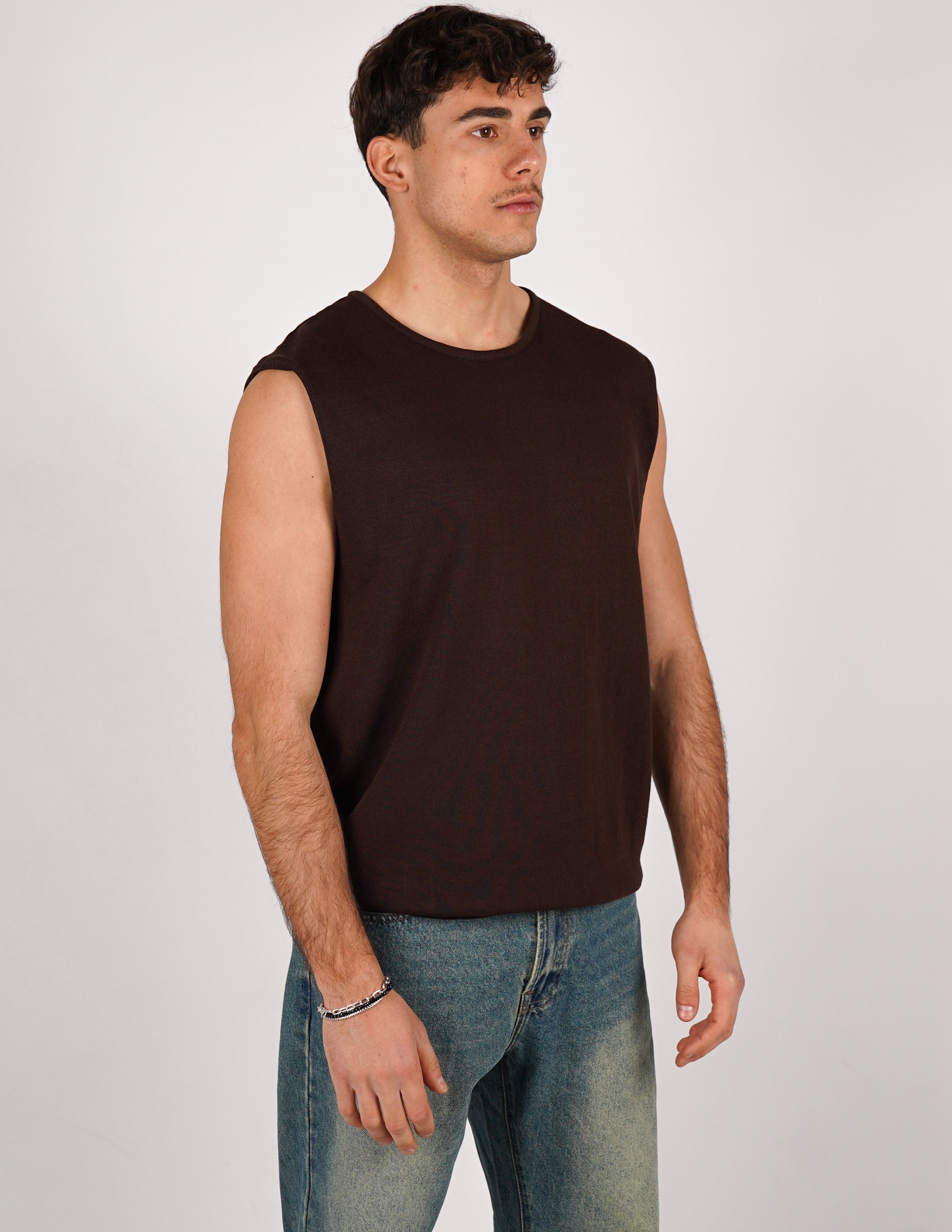 maglia smanicata in filo