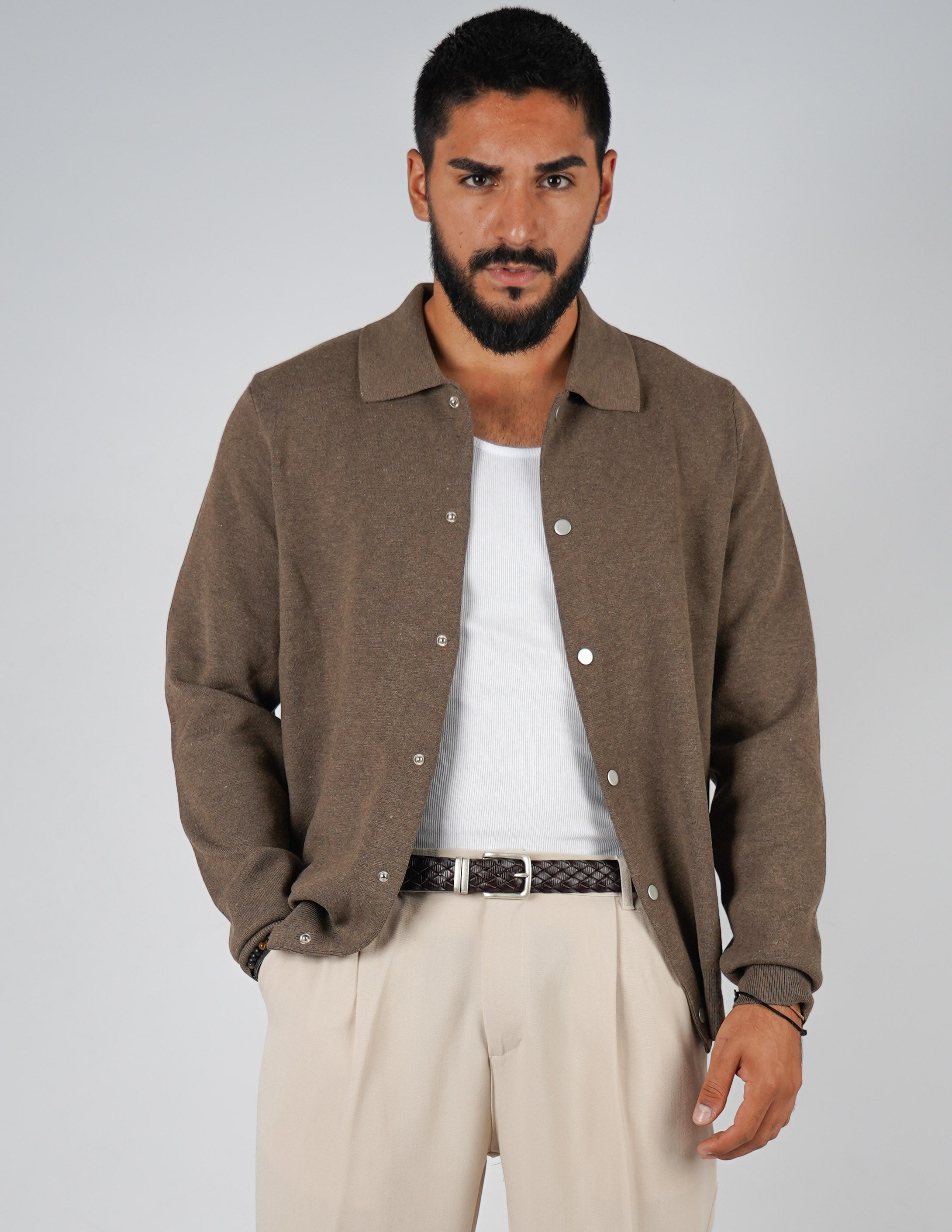 Cardigan con bottone automatico