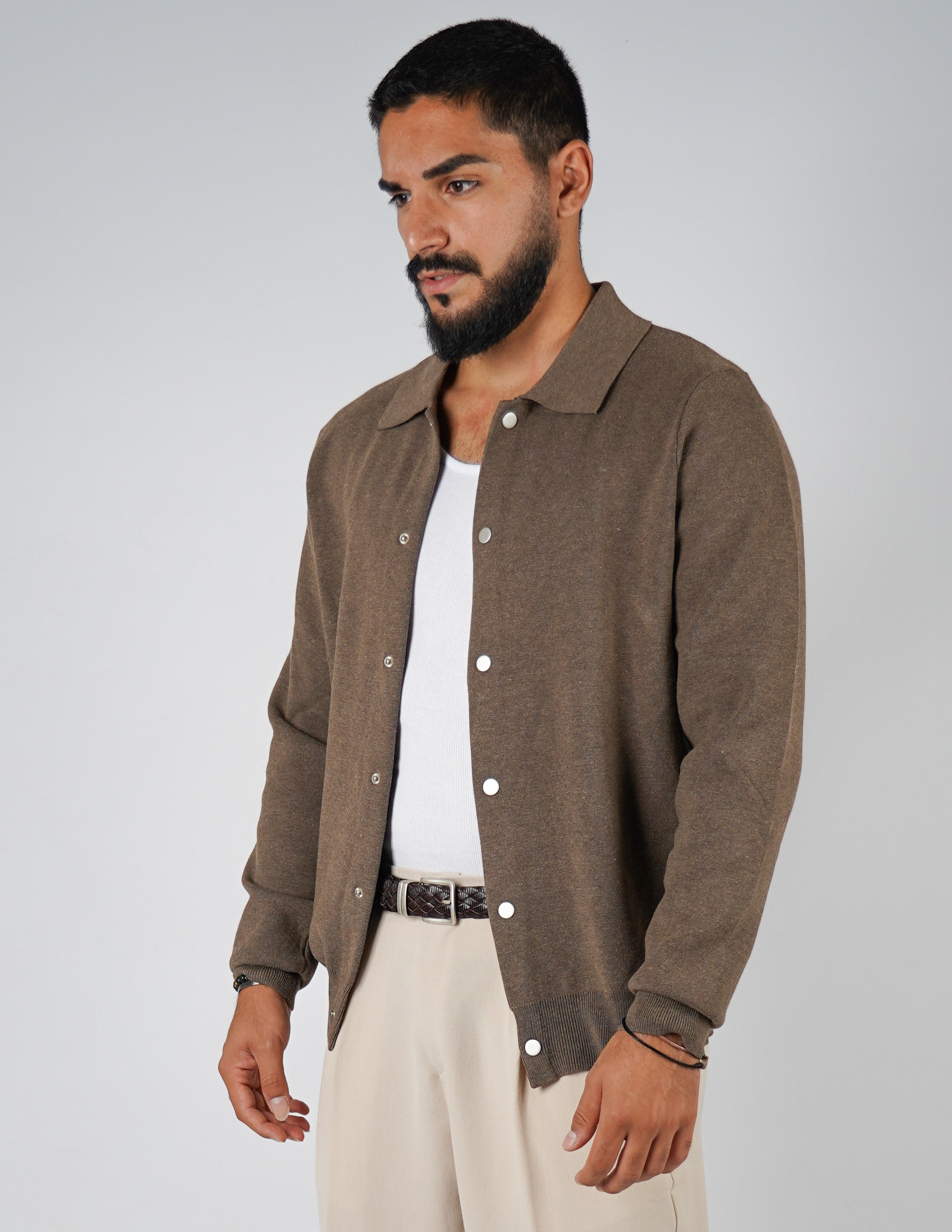 Cardigan con bottone automatico