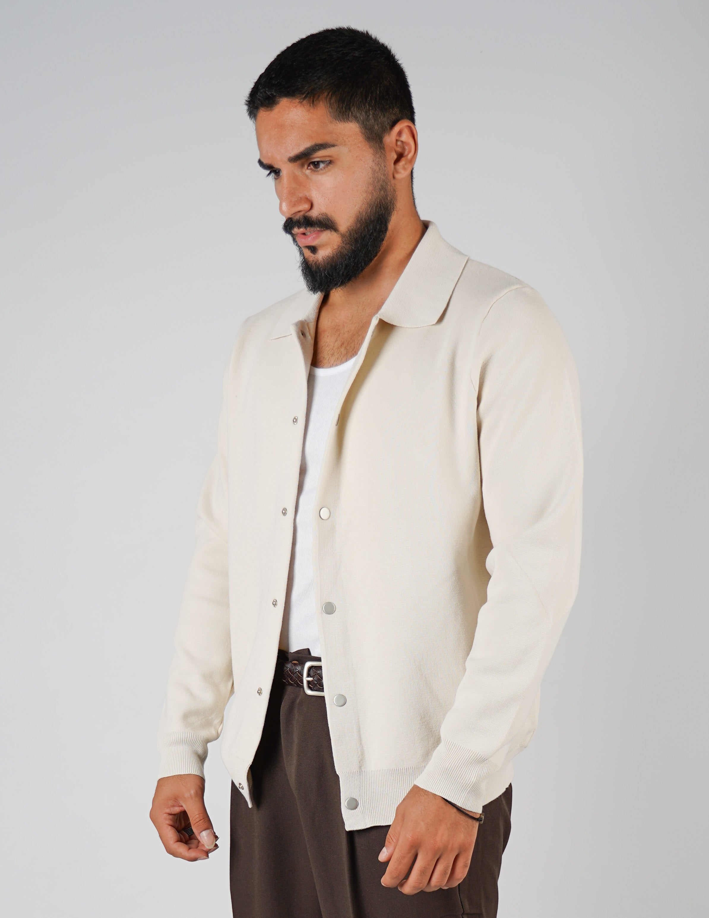 Cardigan con bottone automatico