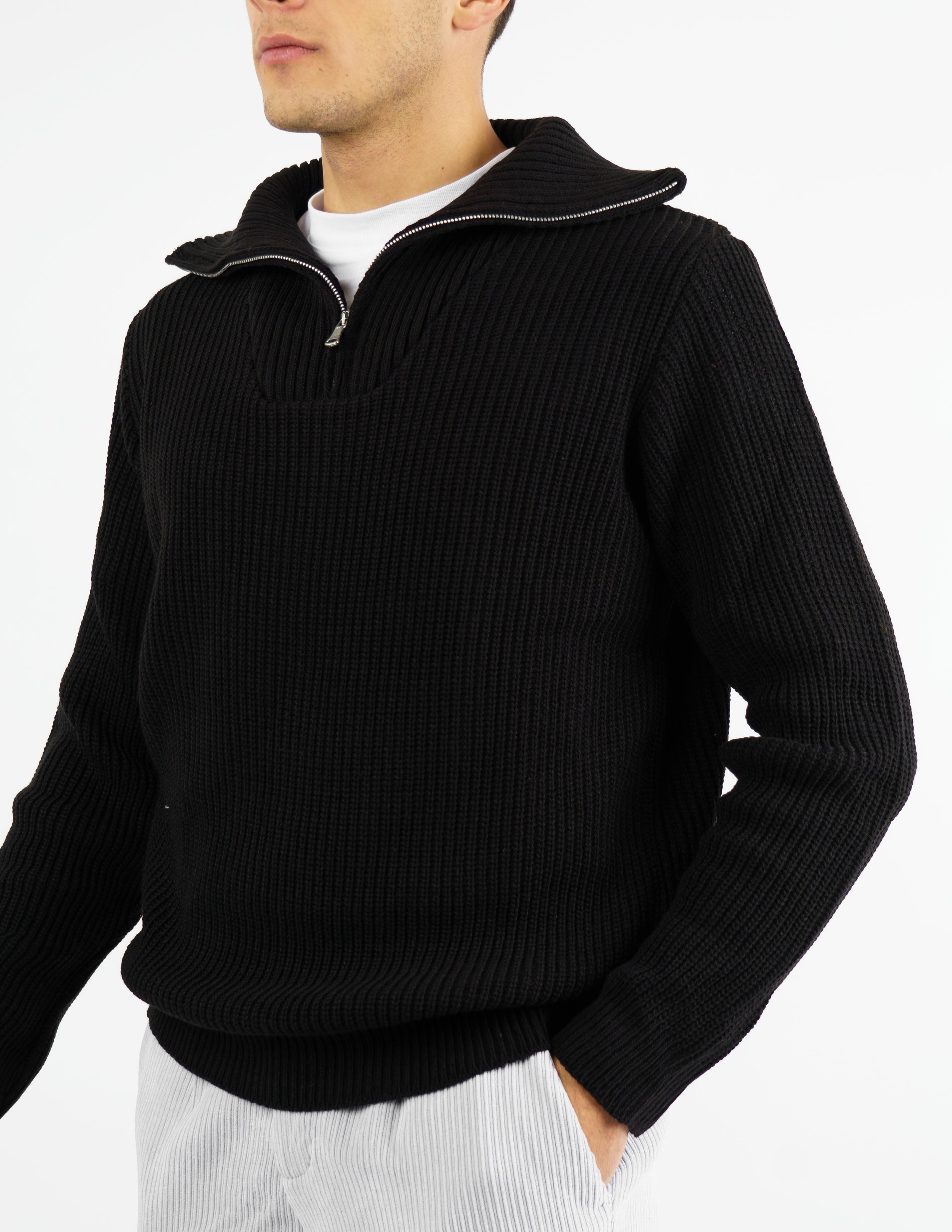 pullover con cerniera sul collo