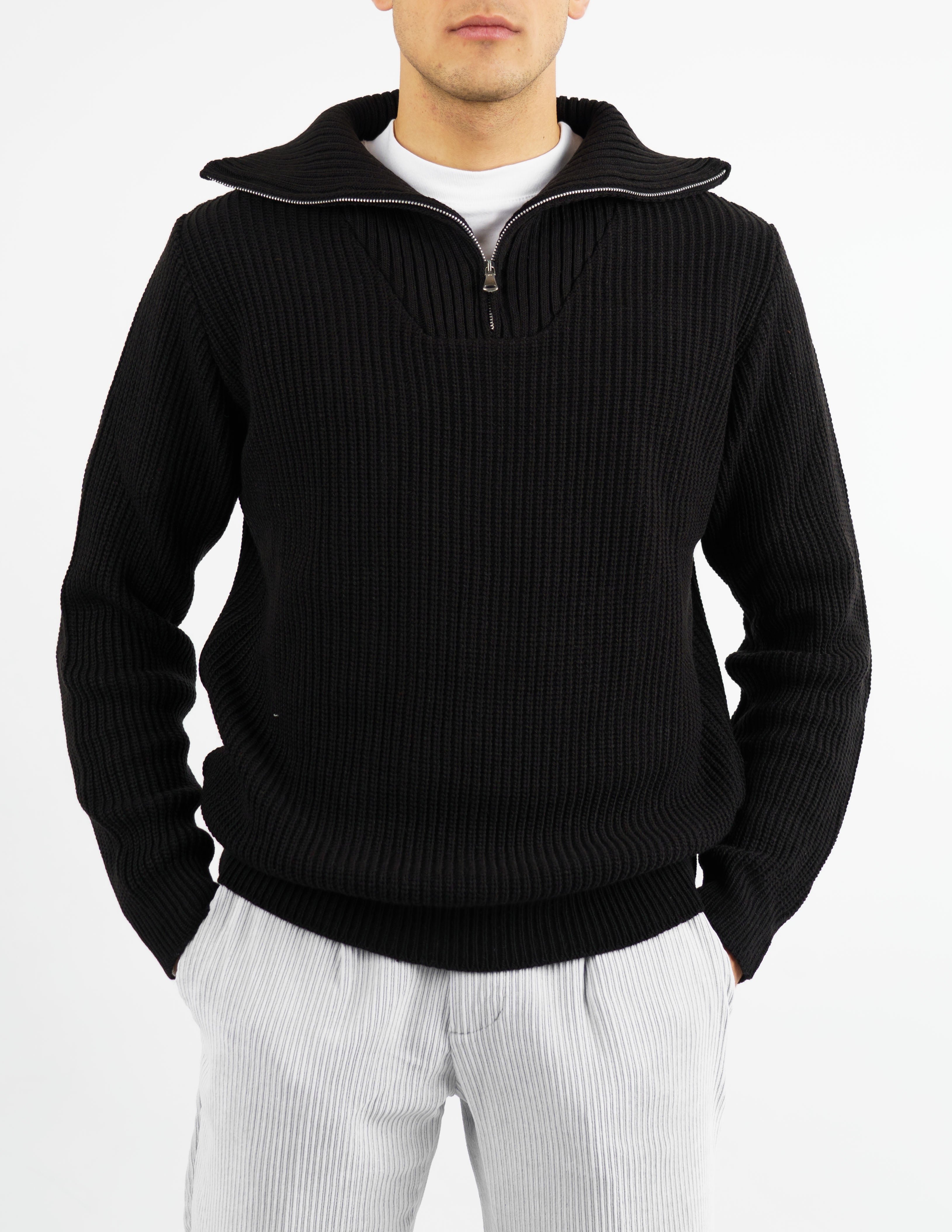 pullover con cerniera sul collo