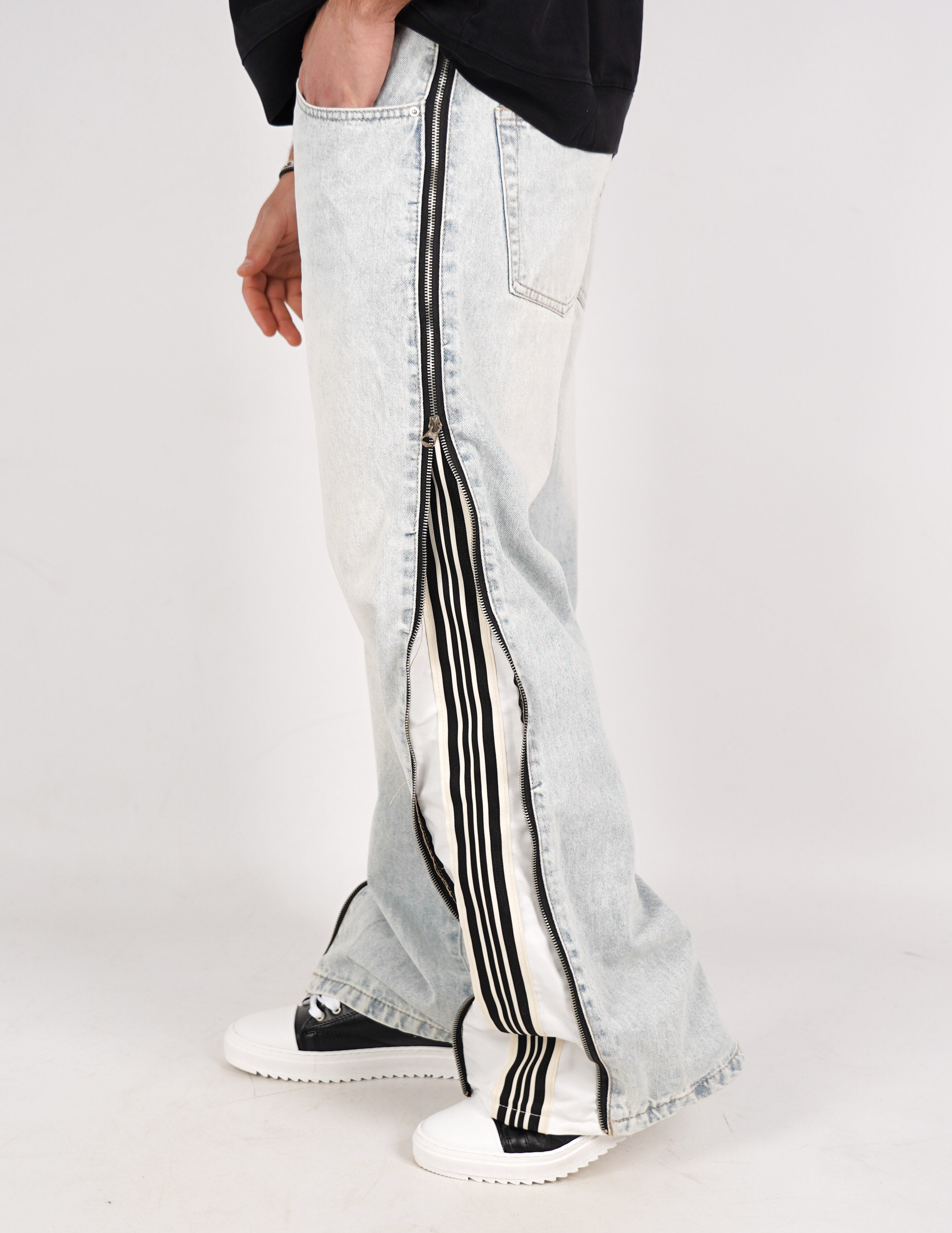 JEANS FLARE BANDA LATERALE