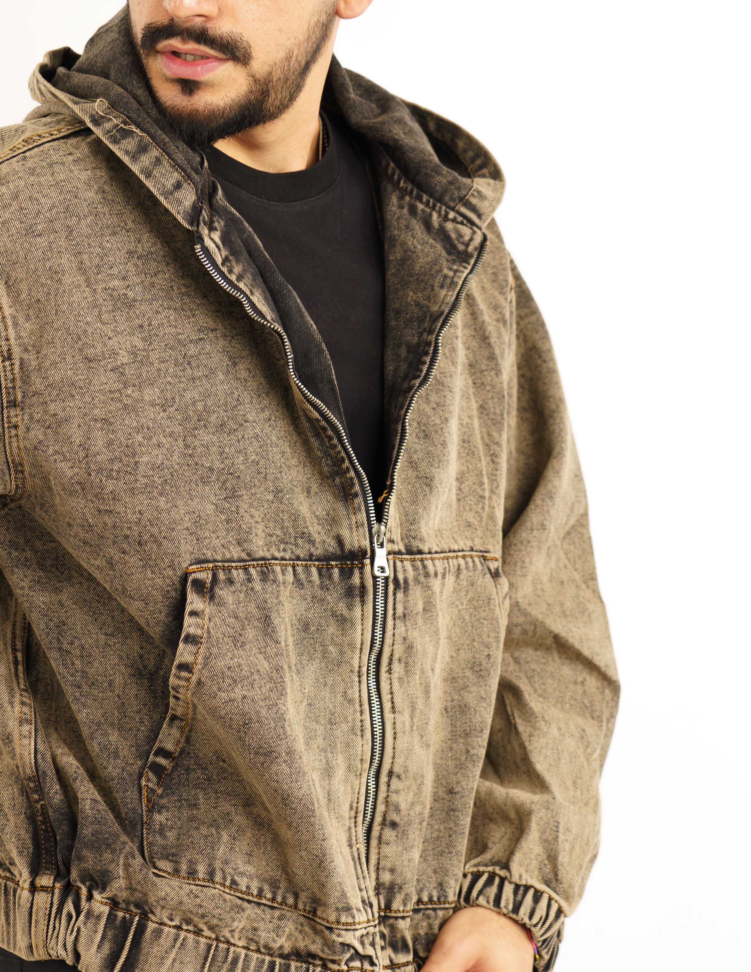 coordinato uomo jeans strutturato con cappuccio