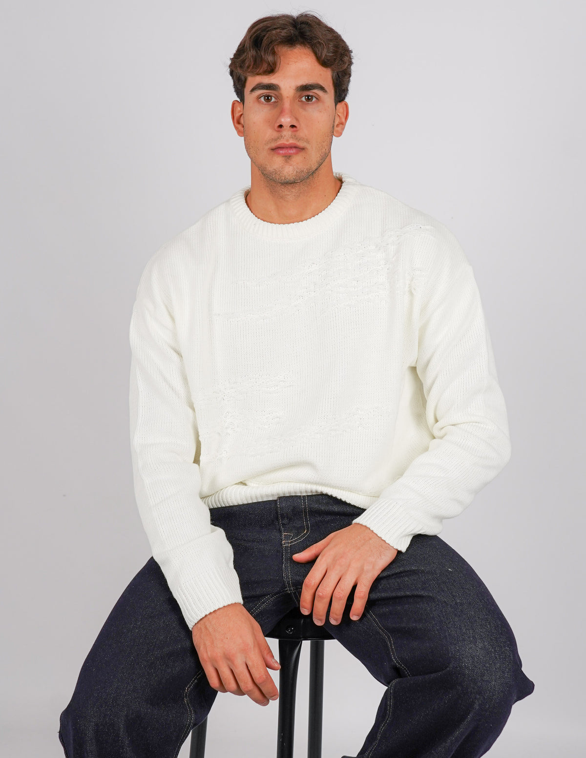 maglione crop con abrasioni