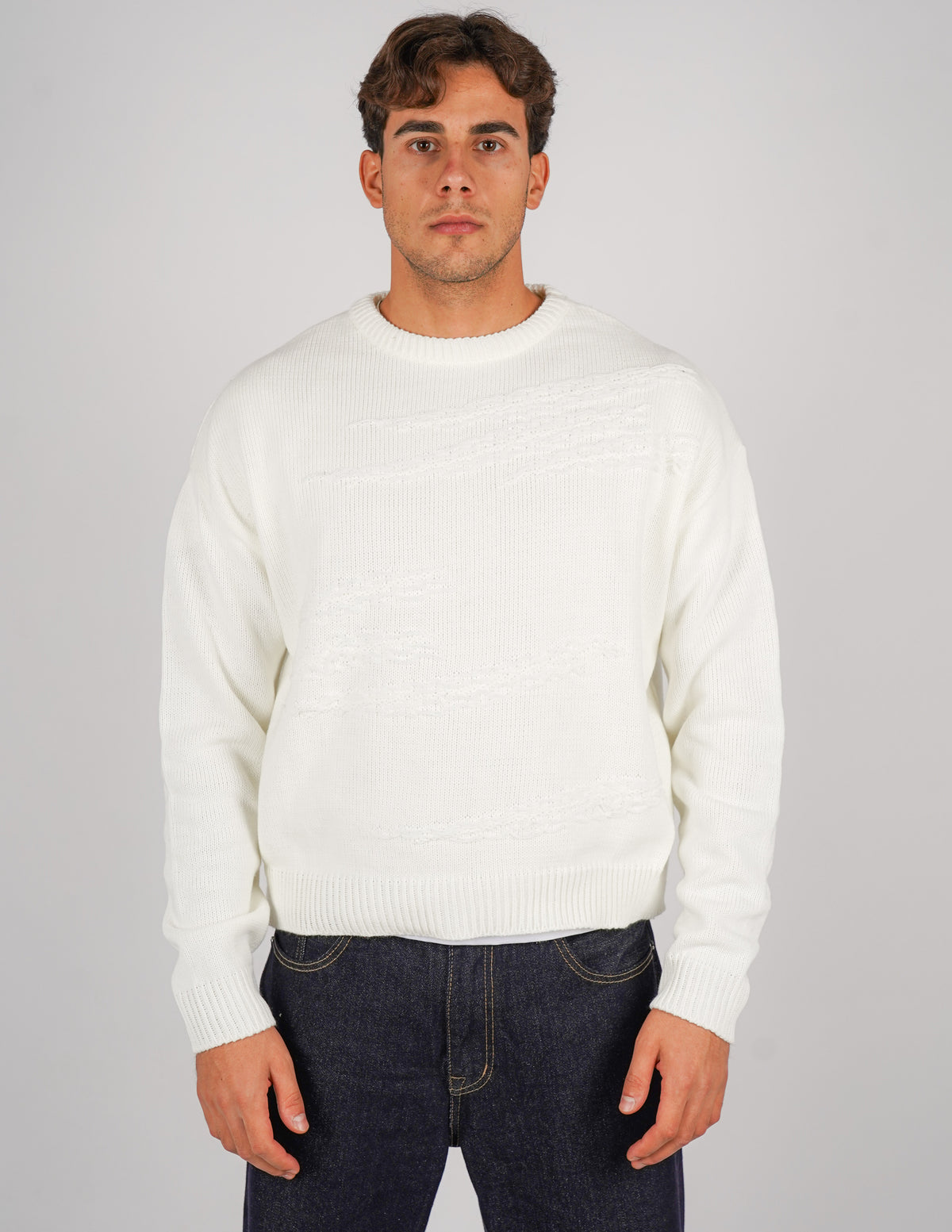 maglione crop con abrasioni