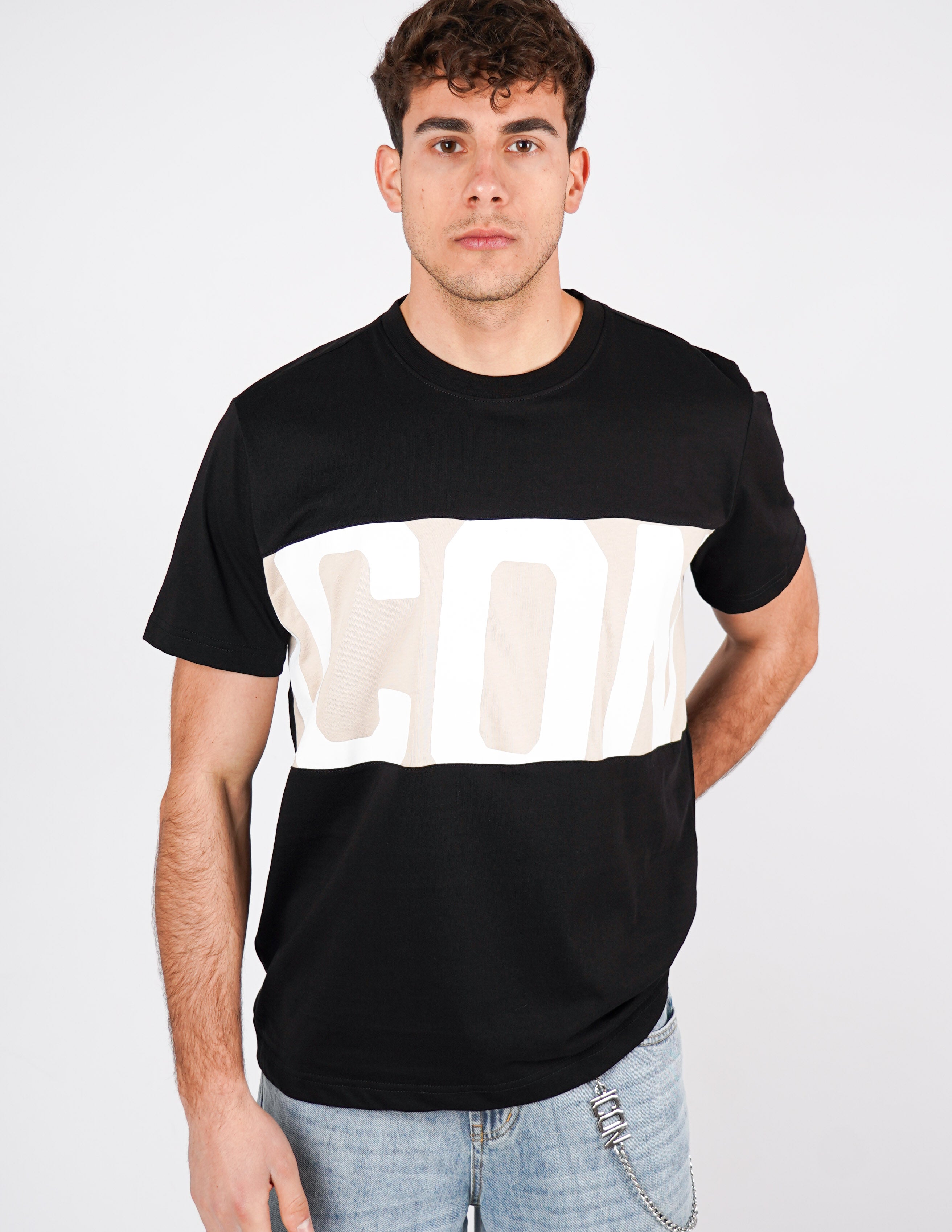 t-shirt icon stripe